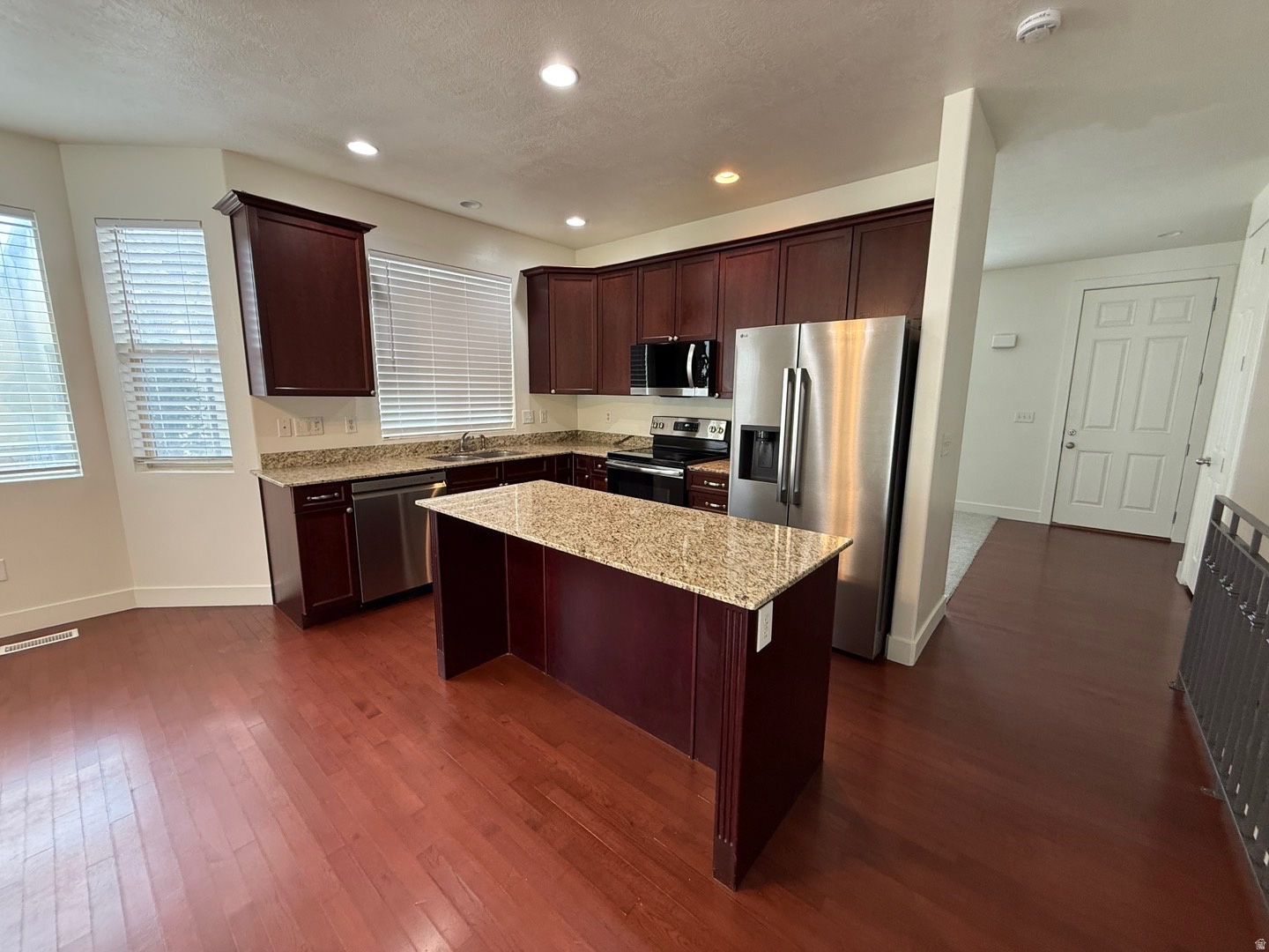 HANKS - Residential