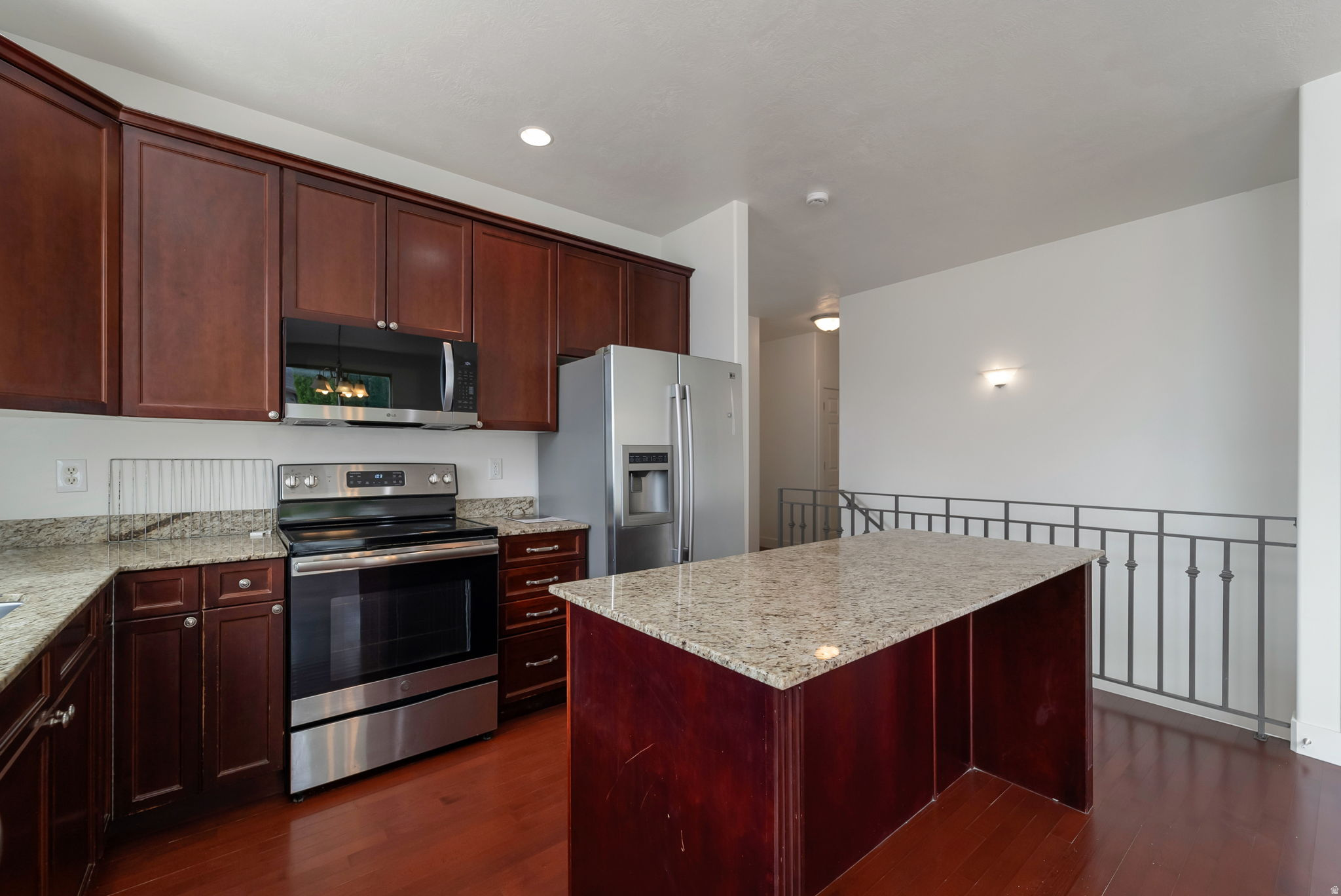 HANKS - Residential
