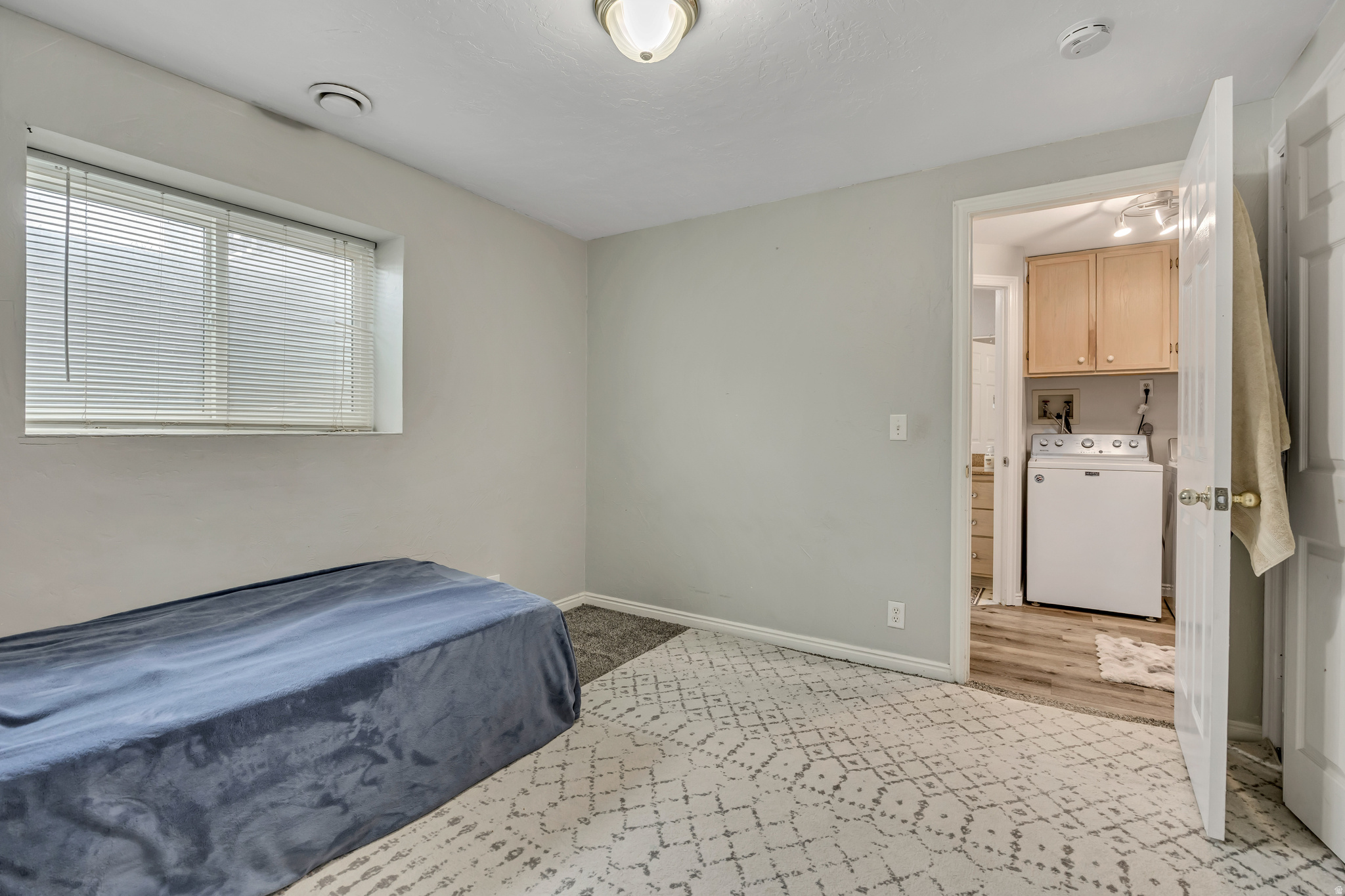 WHITE CITY - Residential