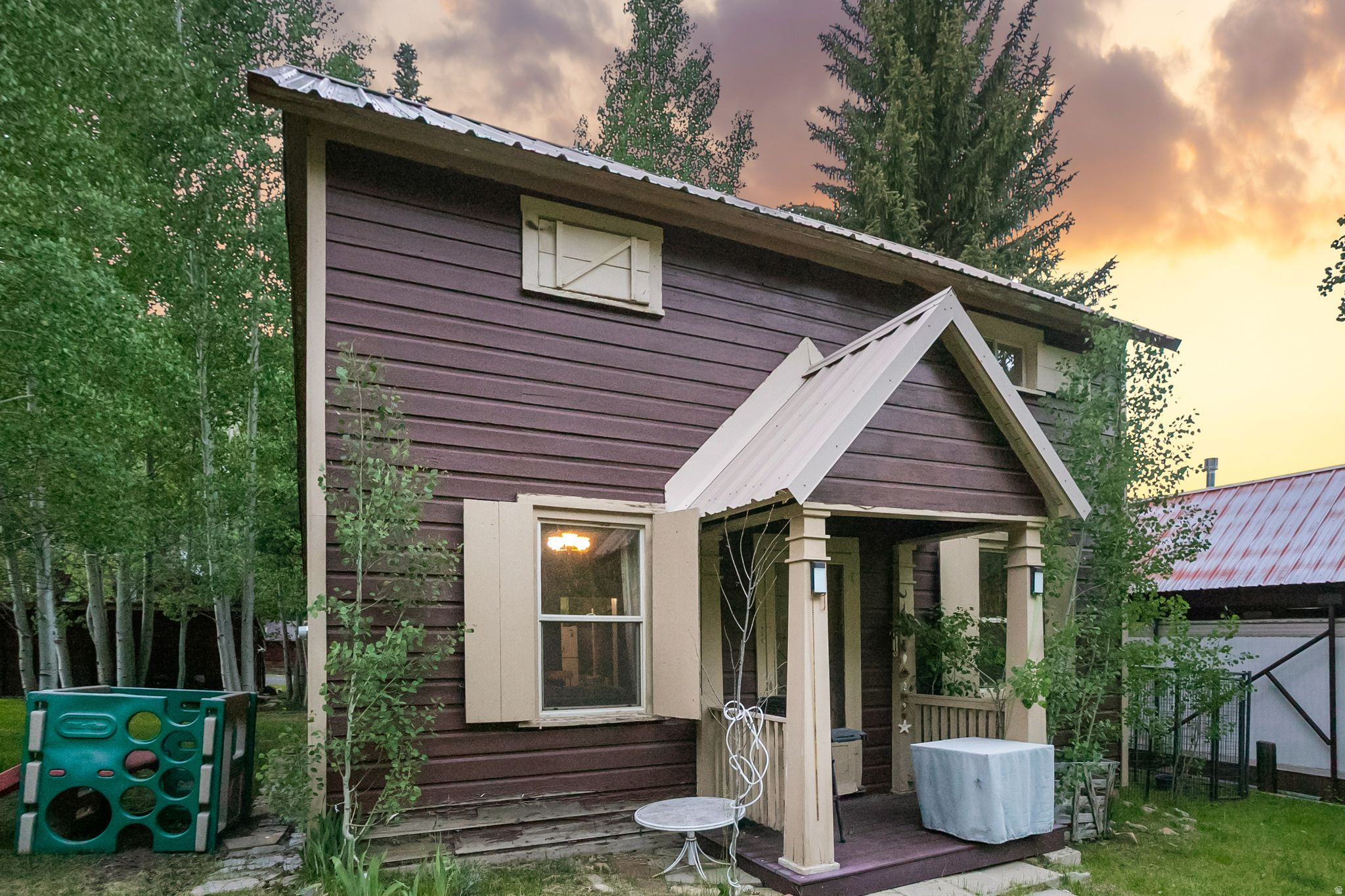CLEAR CREEK - Residential