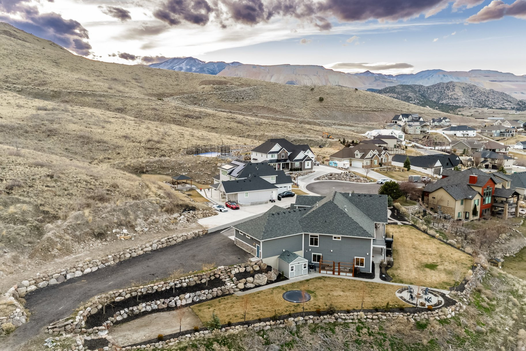 THE COVE @ HERRIMAN SPRINGS - Residential