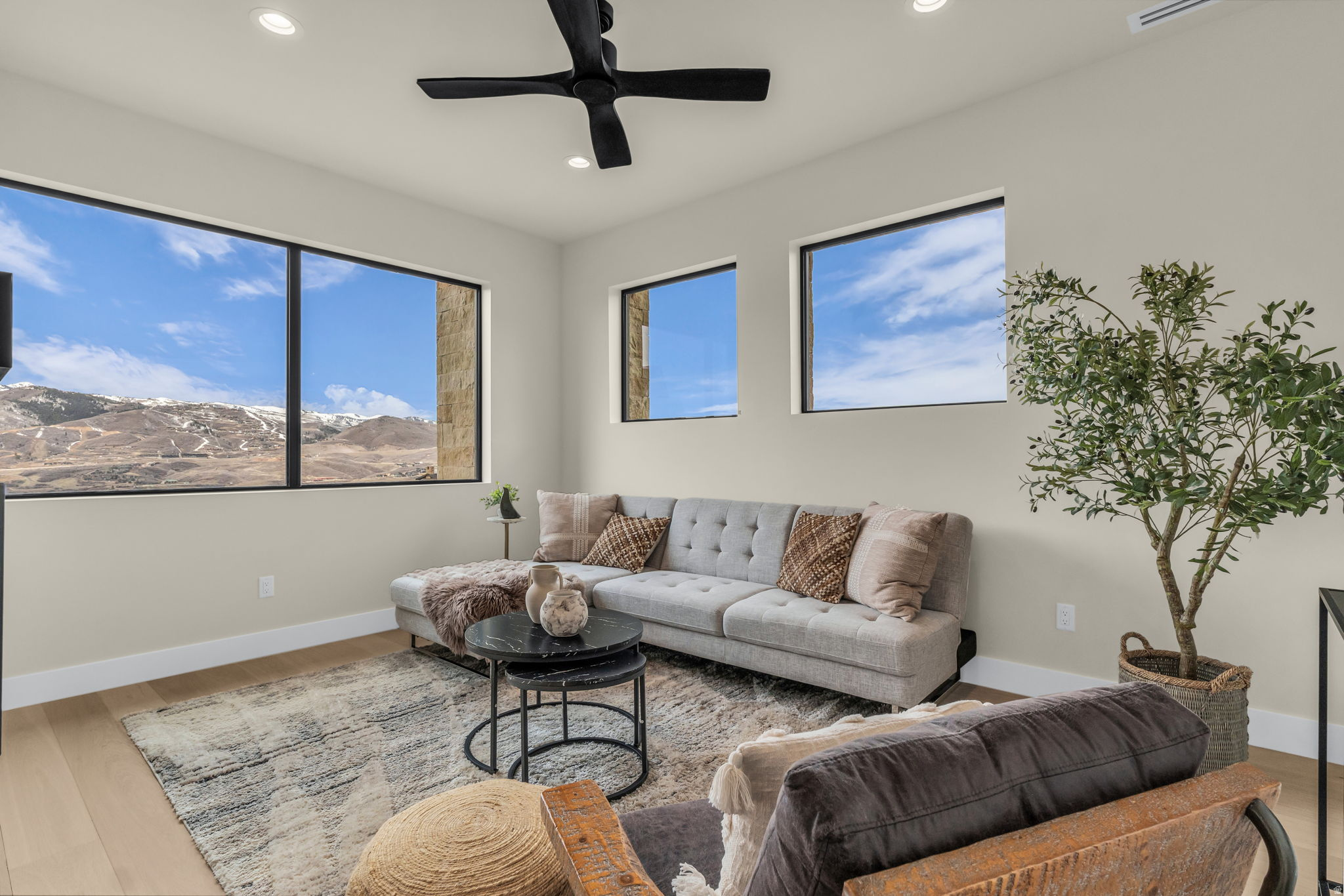 HIDEOUT CANYON PHASE 1 - Residential