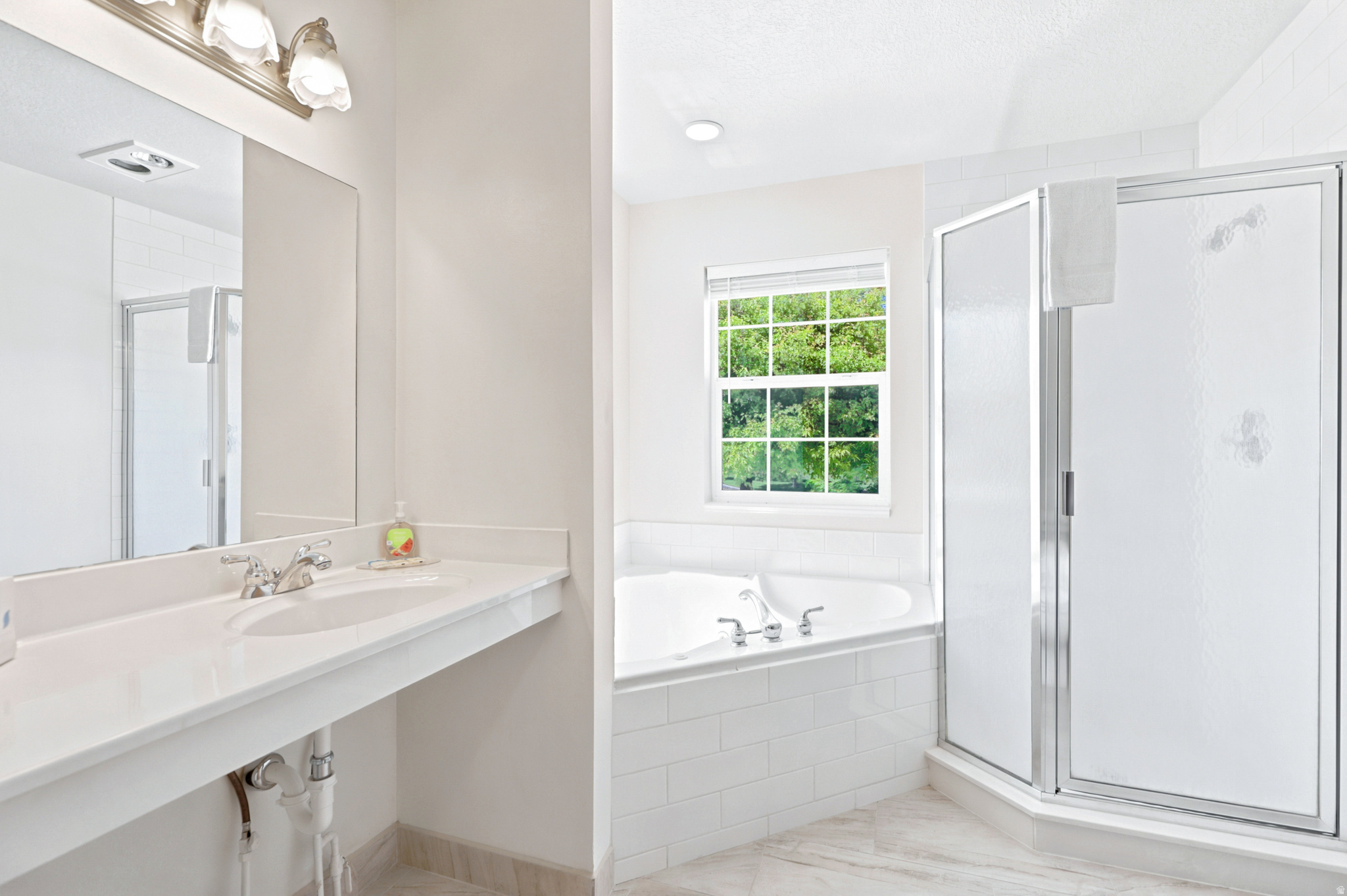 FOOTHILL ESTATE - Residential