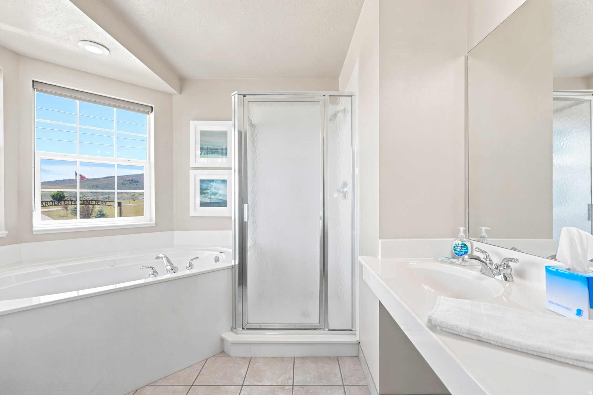 FOOTHILL ESTATE - Residential