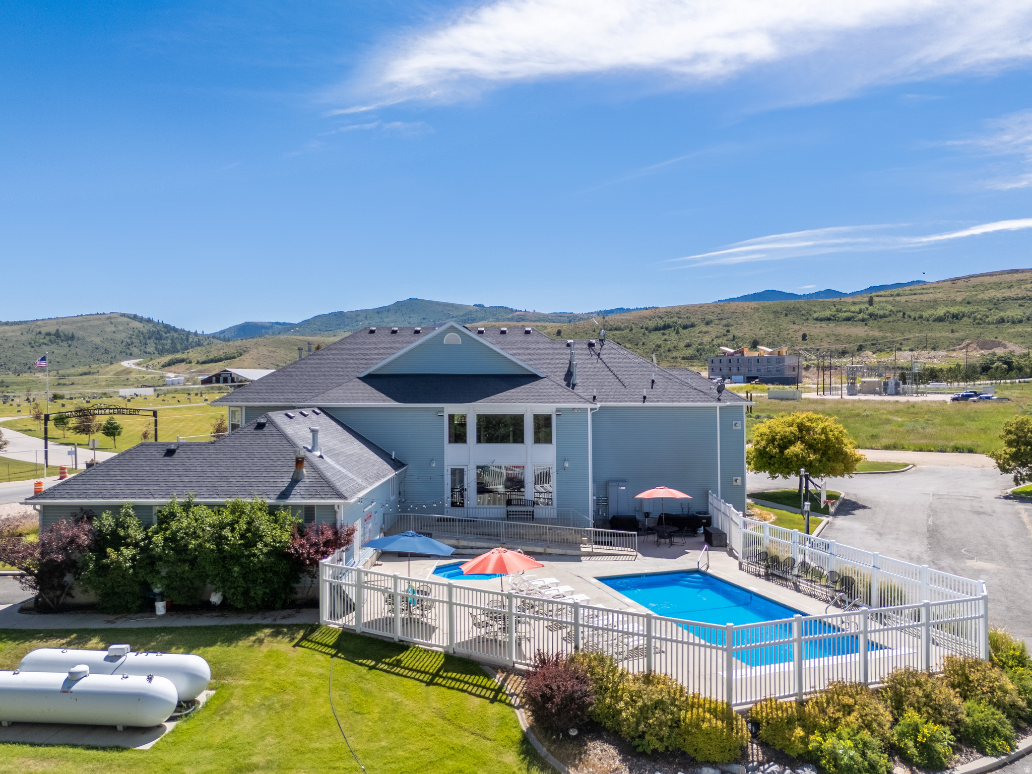 FOOTHILL ESTATE - Residential