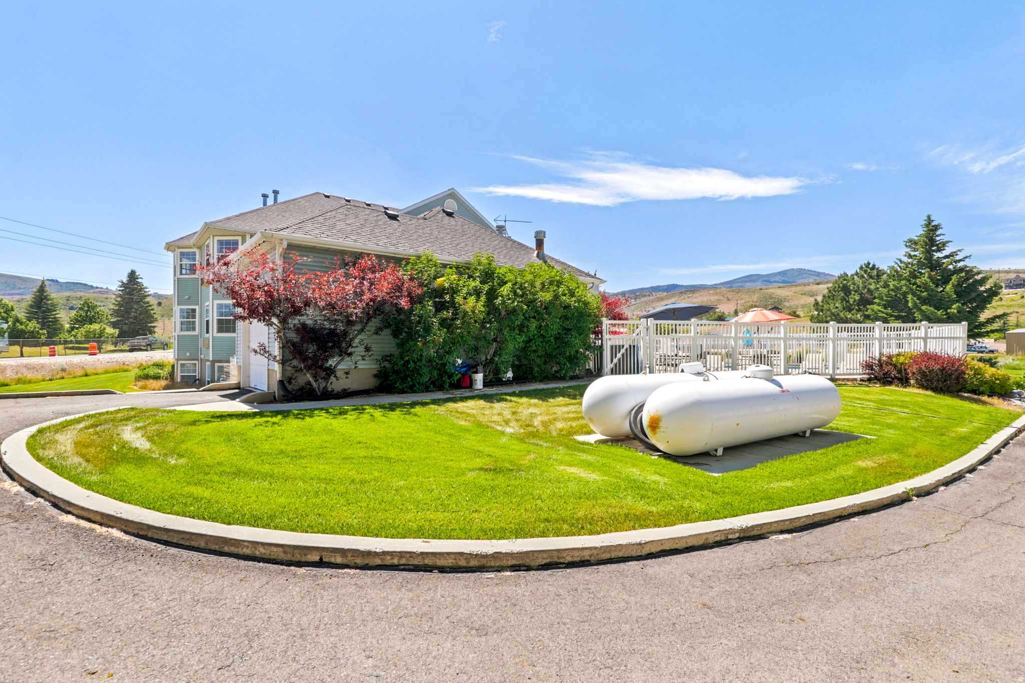FOOTHILL ESTATE - Residential