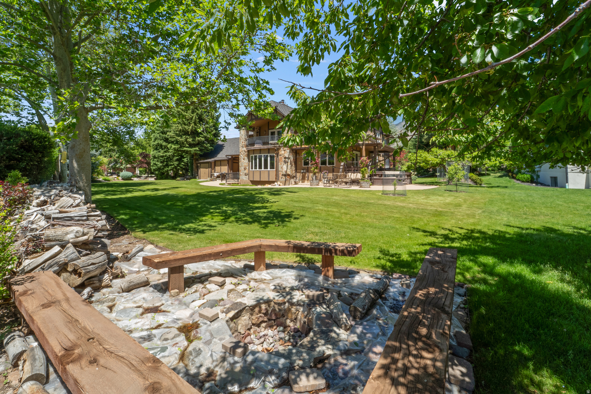 HIDDEN OAKS - Residential