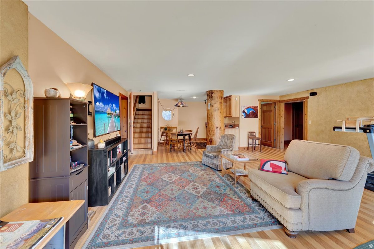 WOODLAND ESTATES - Residential