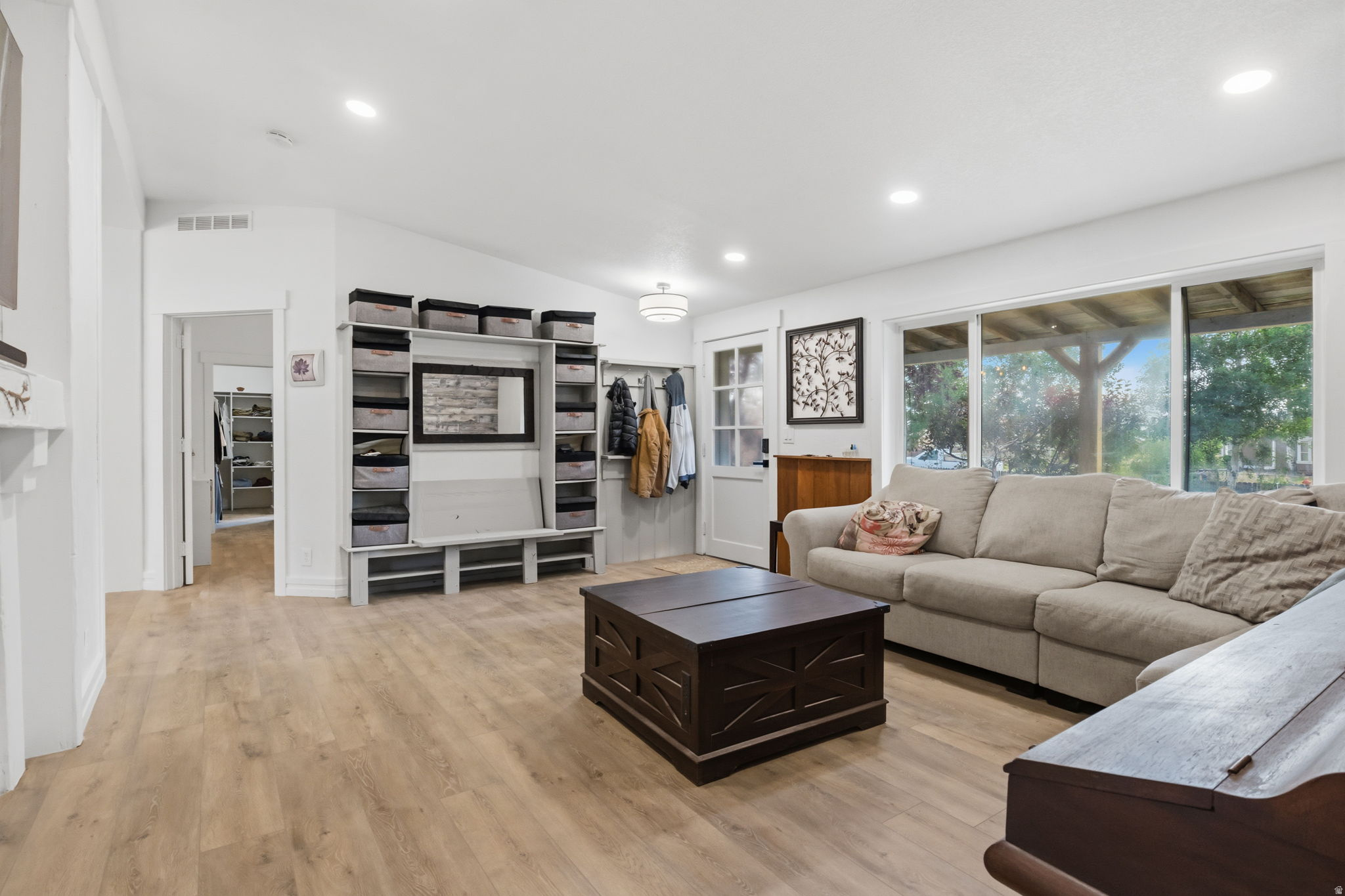 RIVER VIEW WEST - Residential