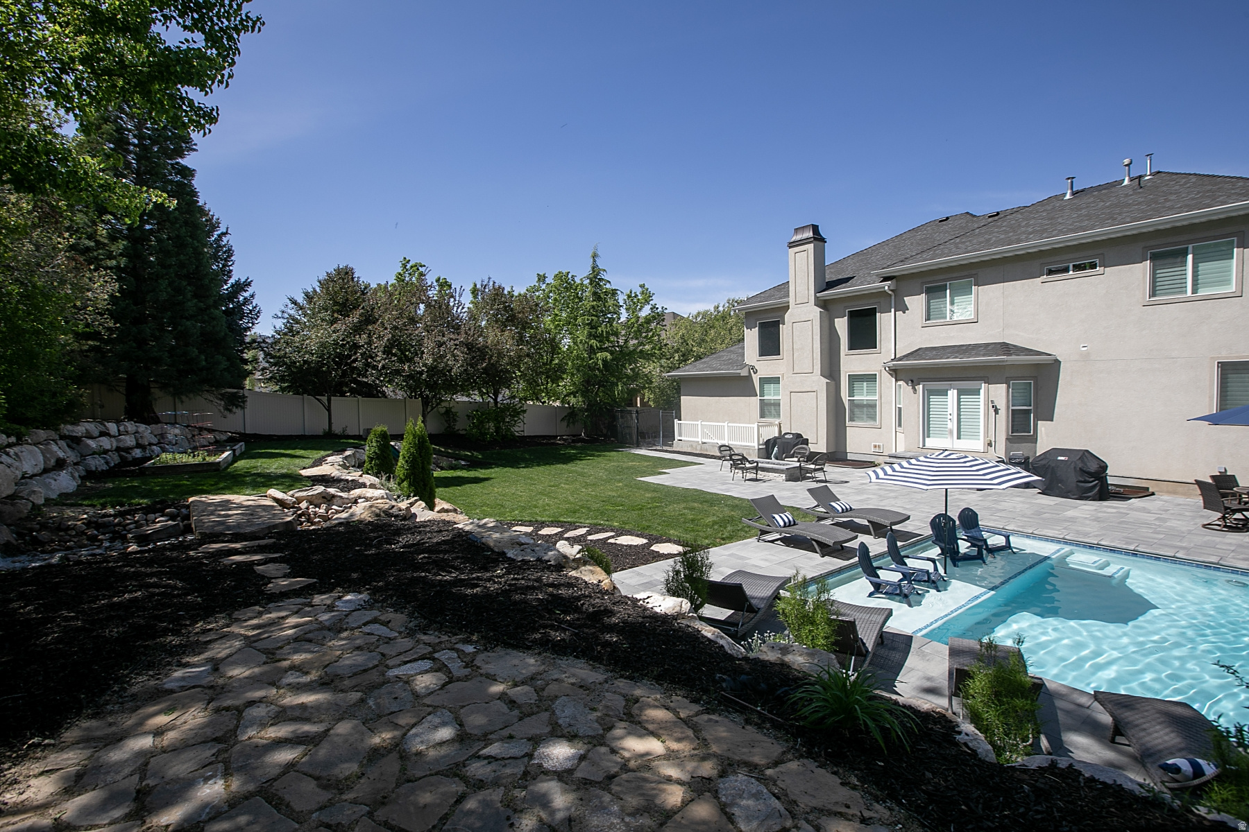 SHADOW CREST - Residential