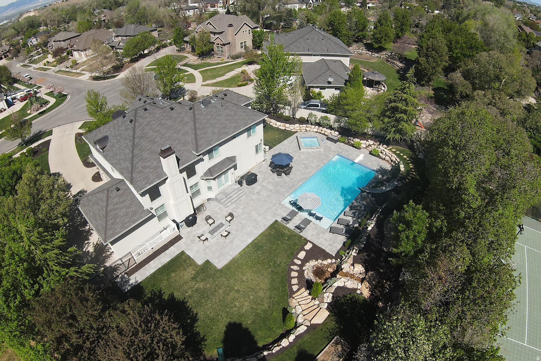 SHADOW CREST - Residential