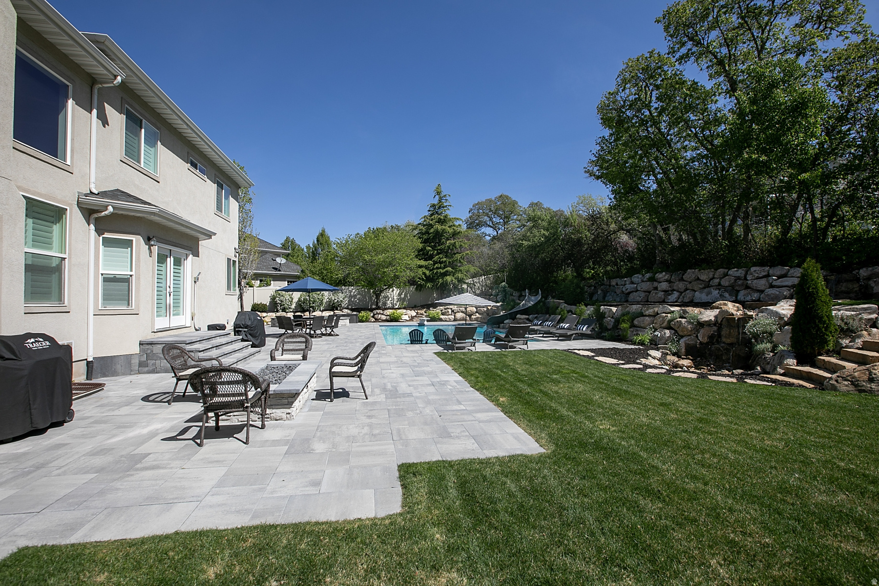 SHADOW CREST - Residential