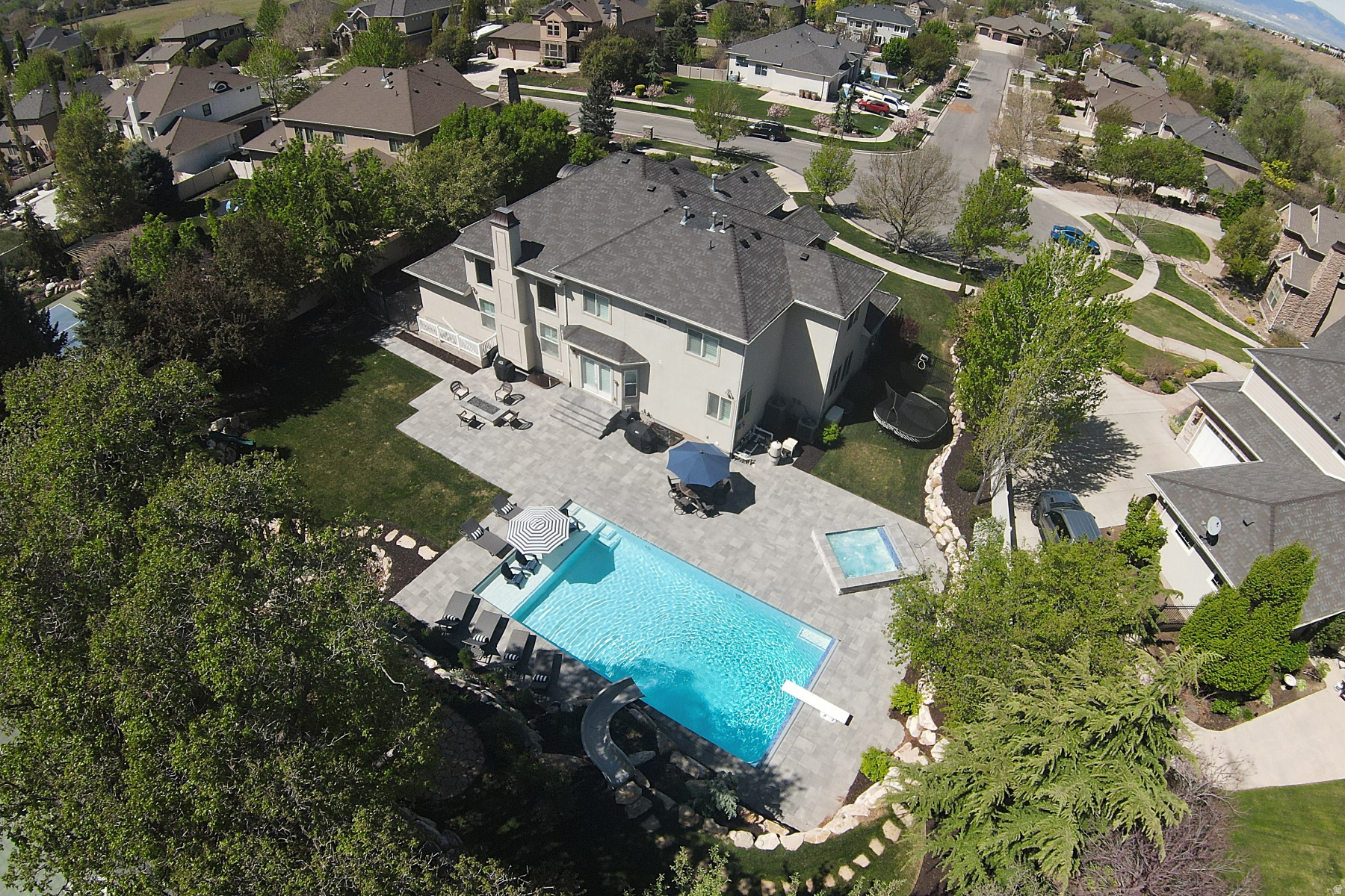 SHADOW CREST - Residential