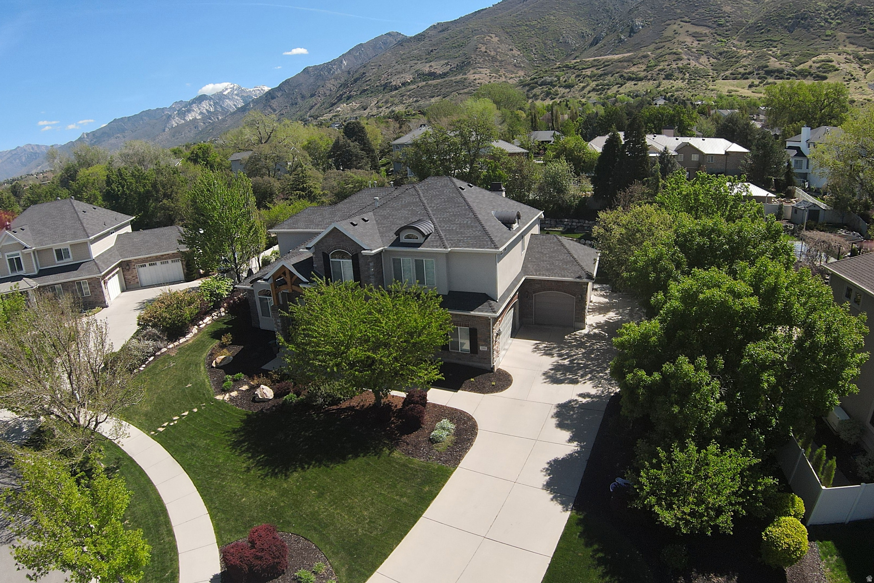 SHADOW CREST - Residential