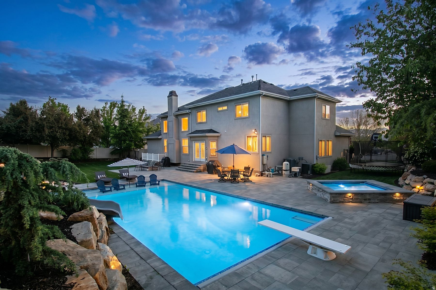 SHADOW CREST - Residential