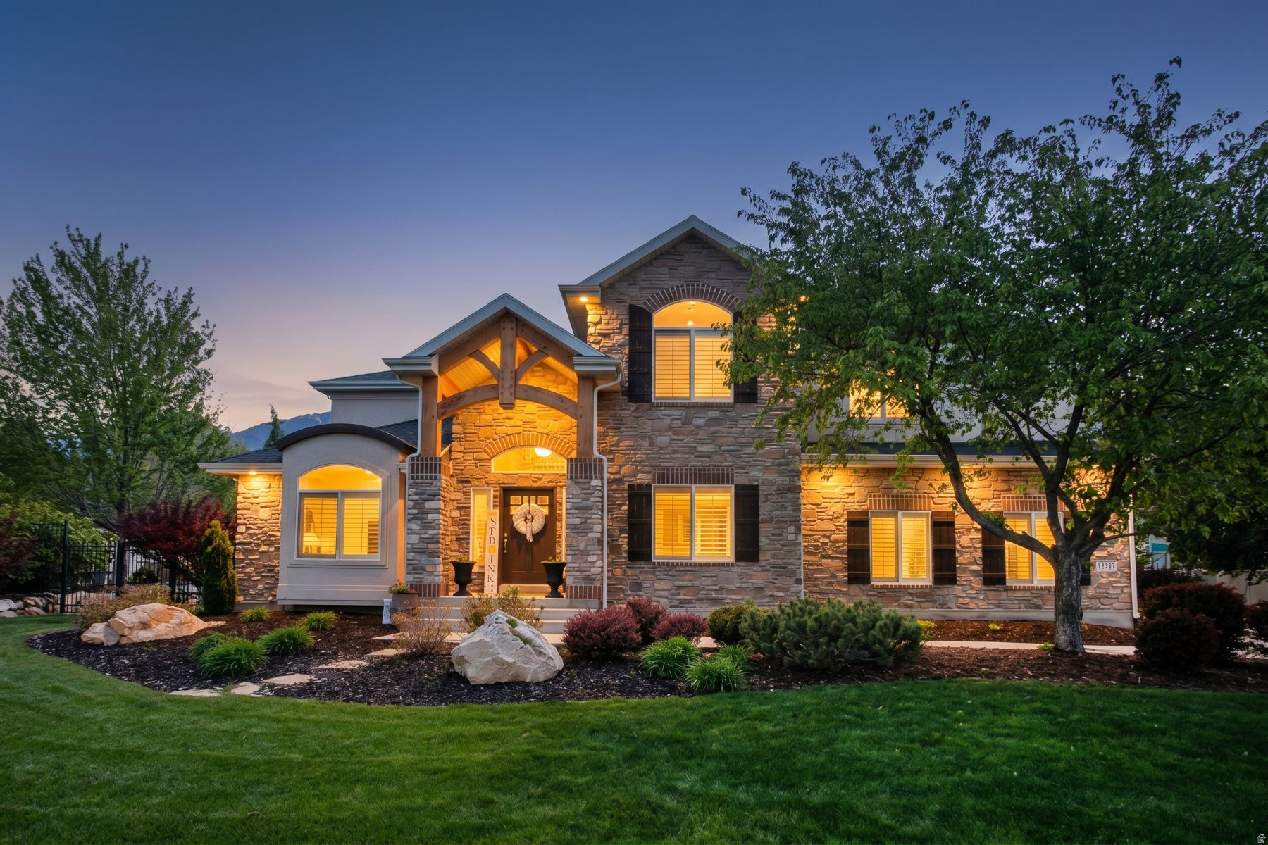 SHADOW CREST - Residential