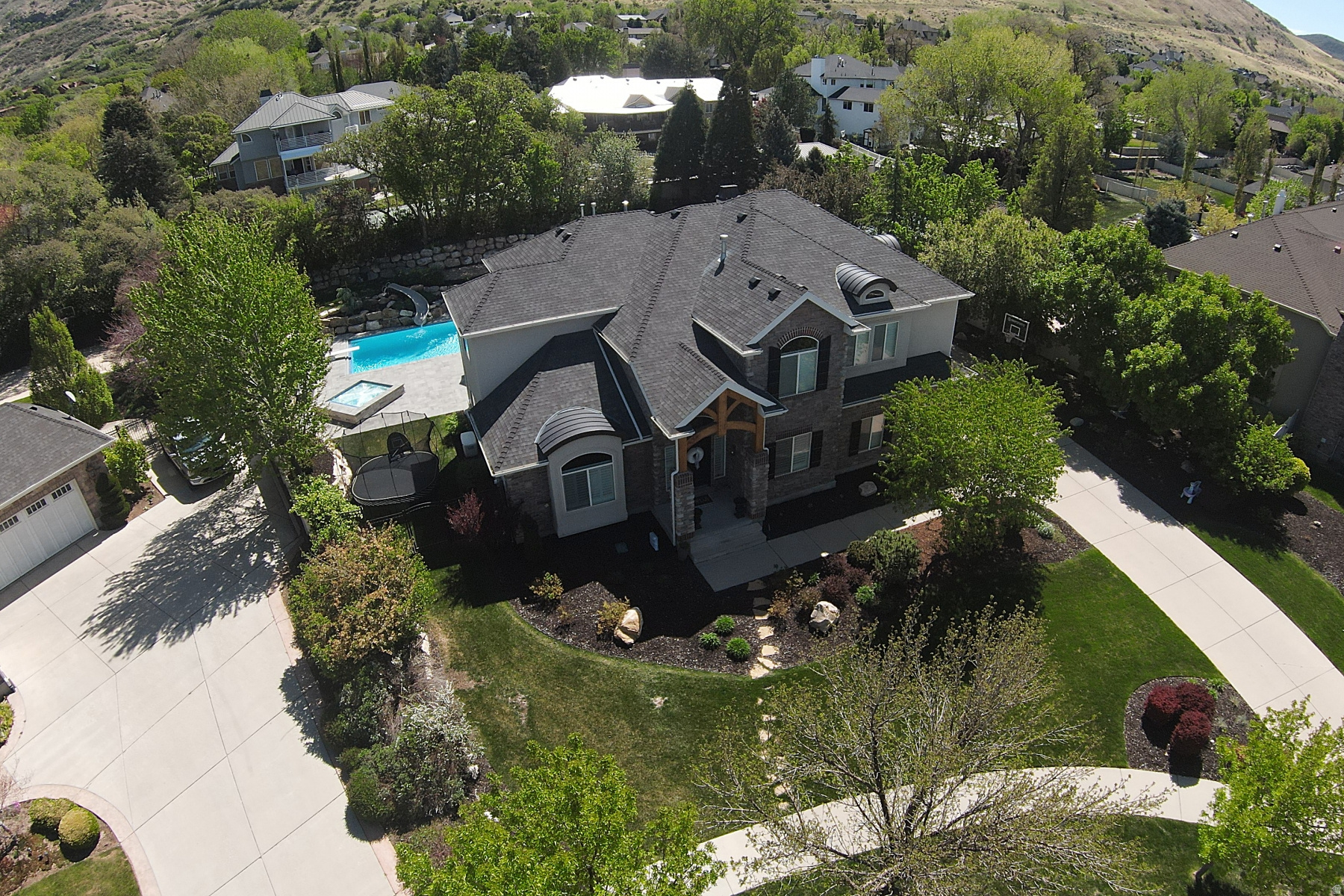 SHADOW CREST - Residential