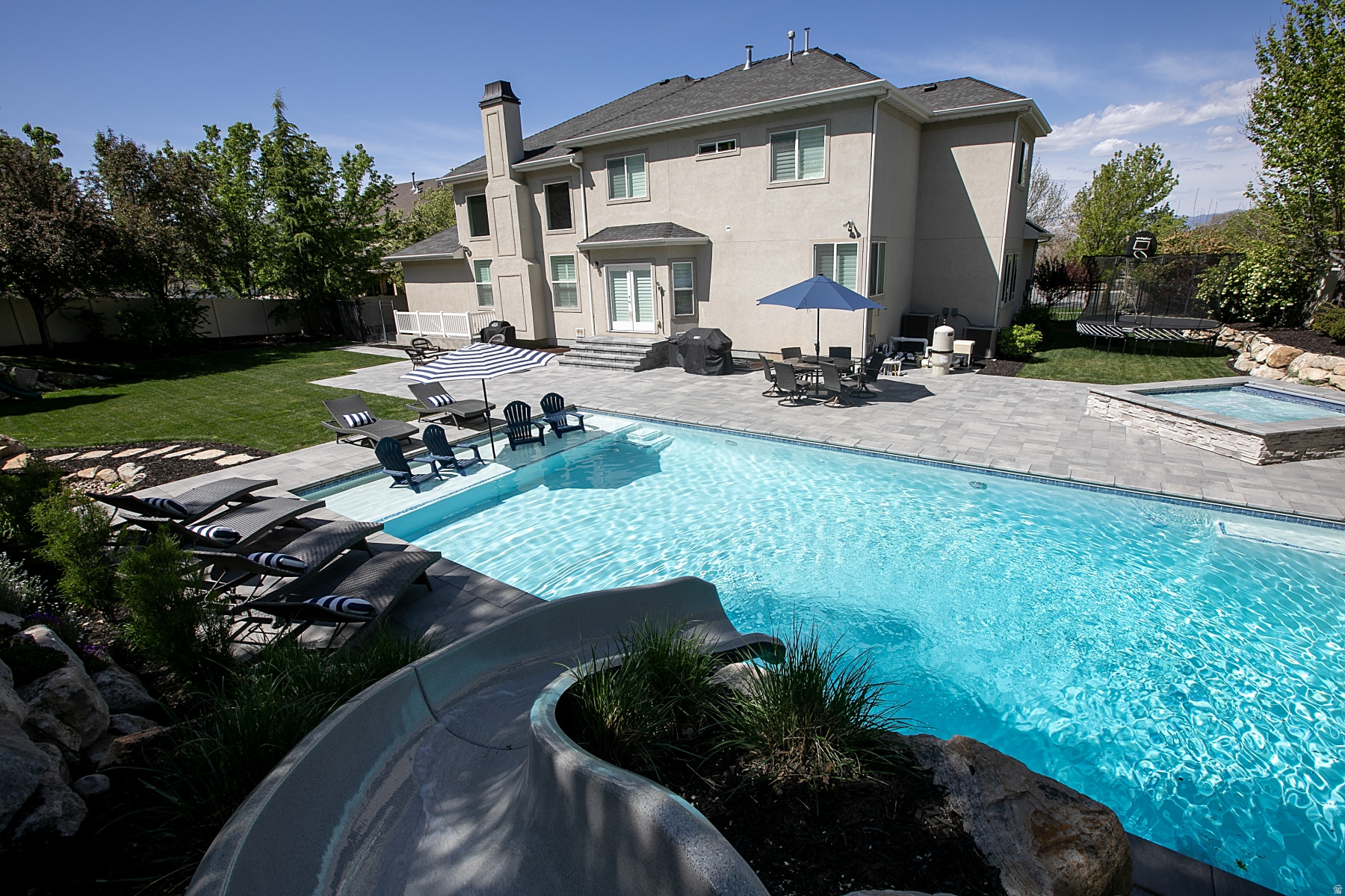 SHADOW CREST - Residential