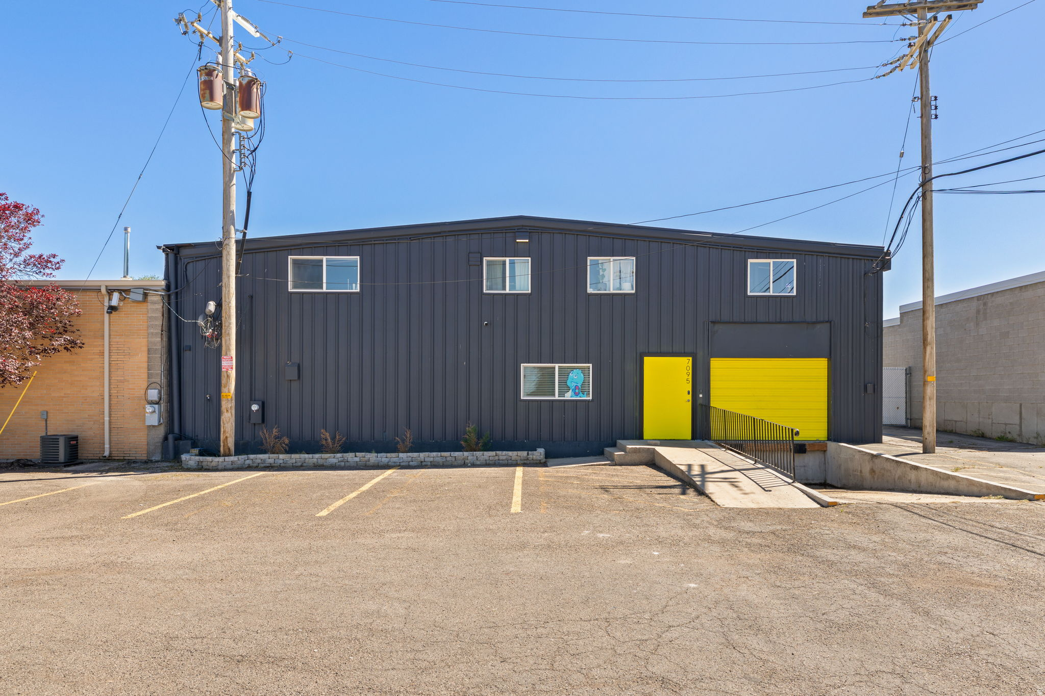 Few spaces do this much. UDAF-approved commercial kitchen, 17' warehouse, office suites, loading dock, and full break room - all in one building. Food brands, co-packers, e-commerce, light industrial. If you need it, it's here