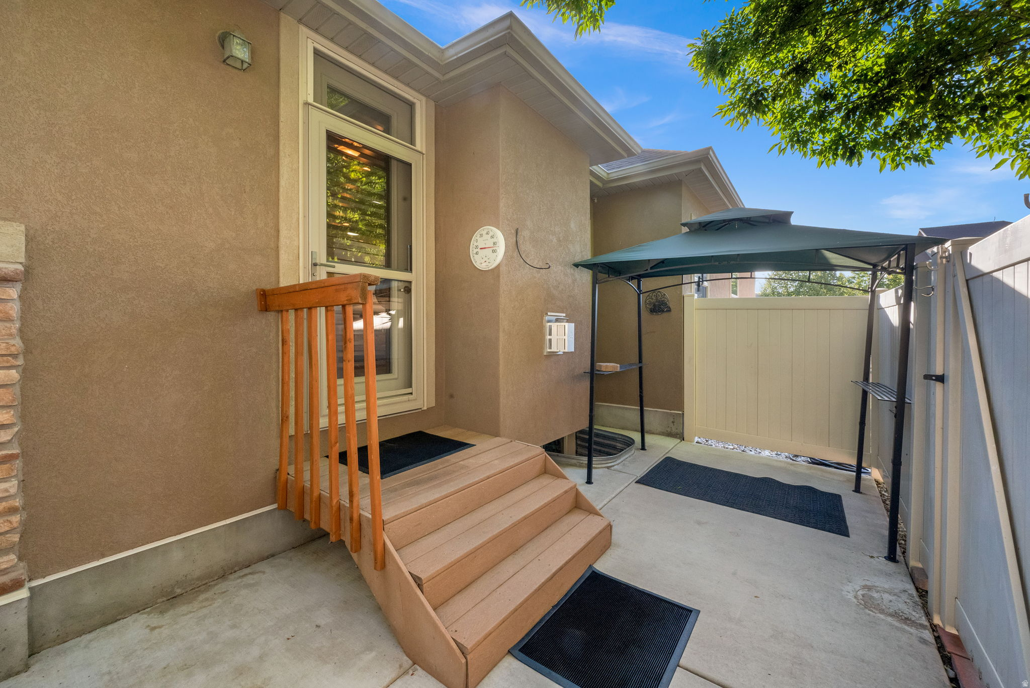 ROSE CREEK CROSSING TOWNHOMES - Residential