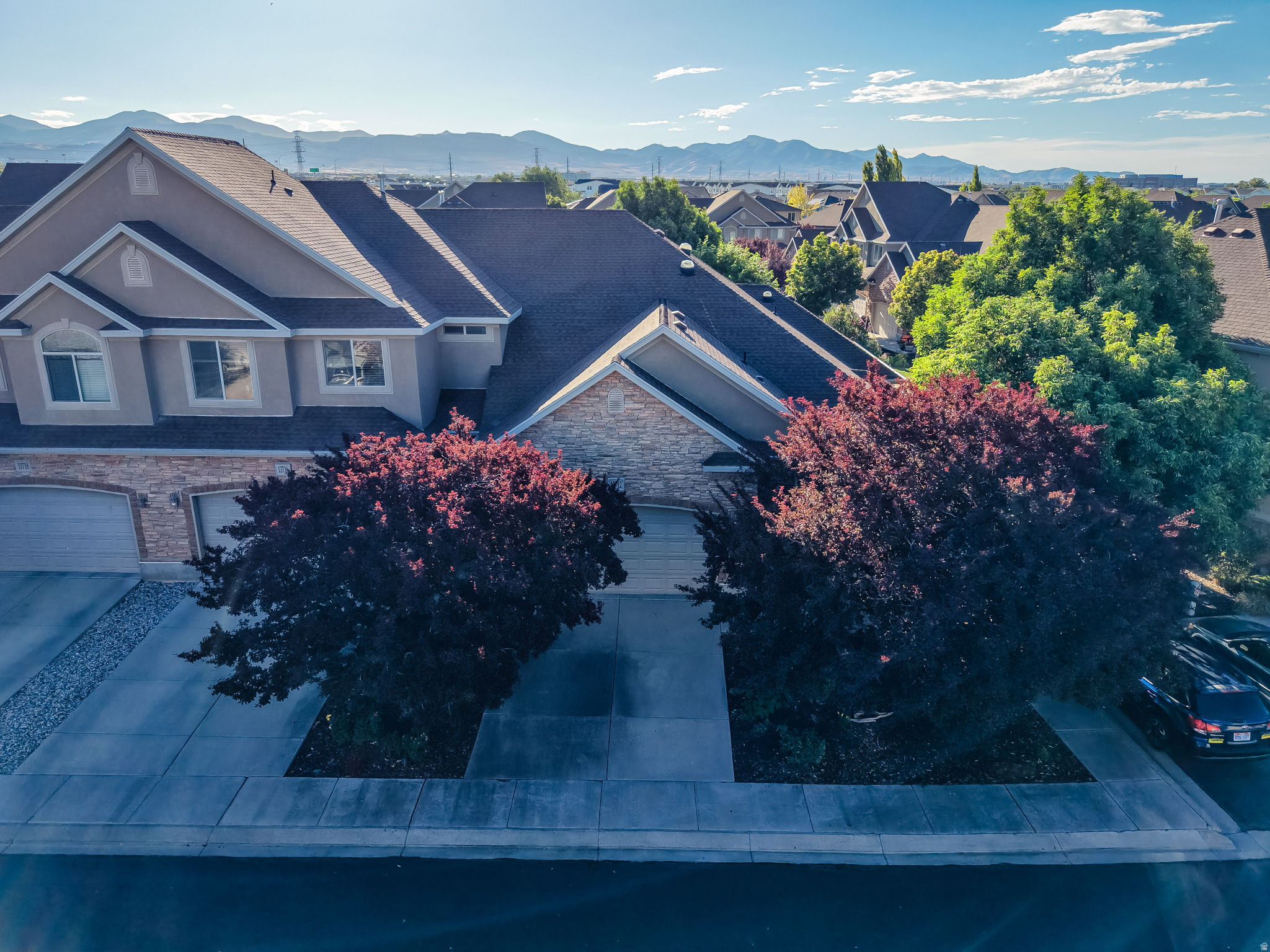 ROSE CREEK CROSSING TOWNHOMES - Residential