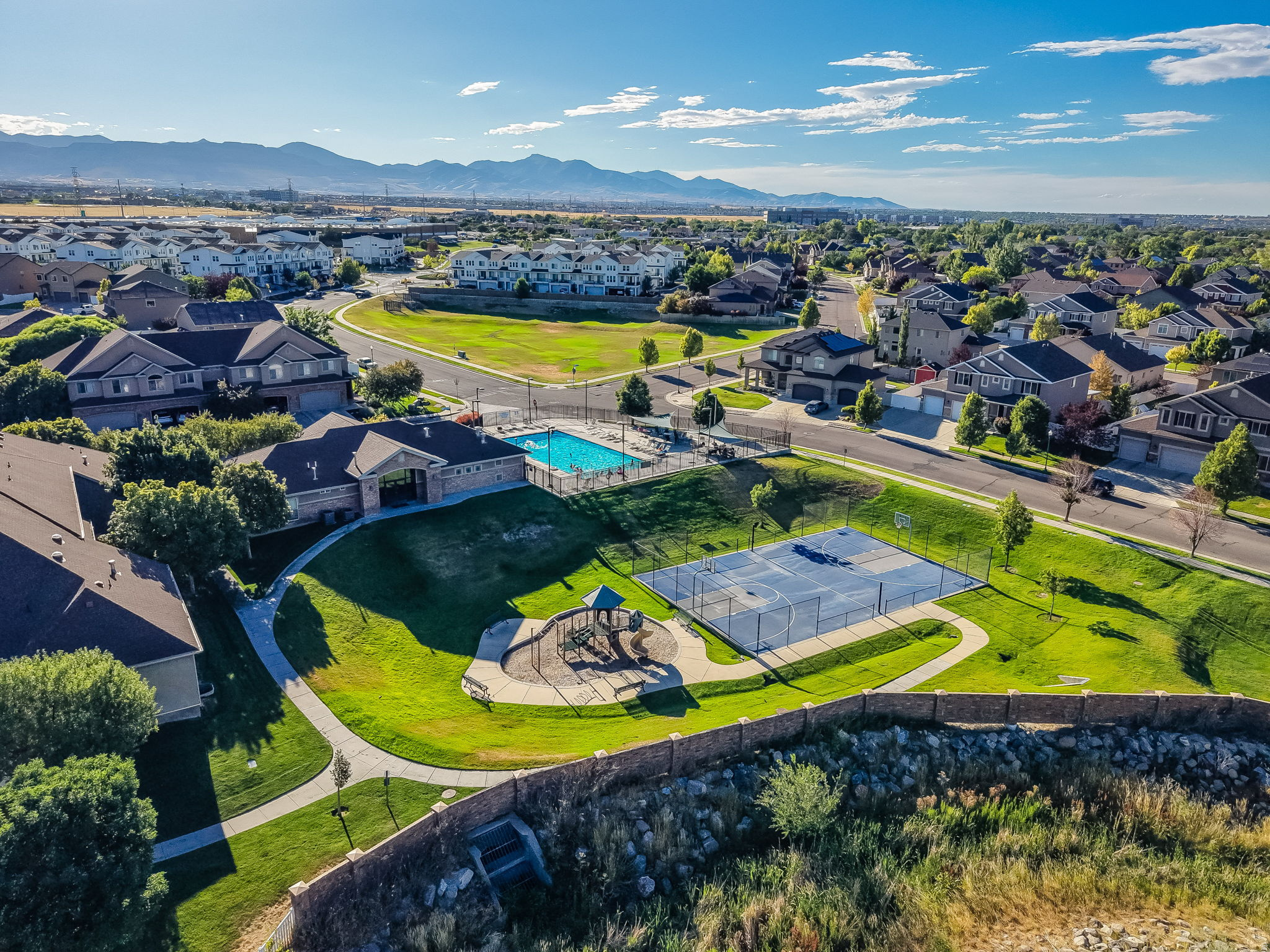 ROSE CREEK CROSSING TOWNHOMES - Residential