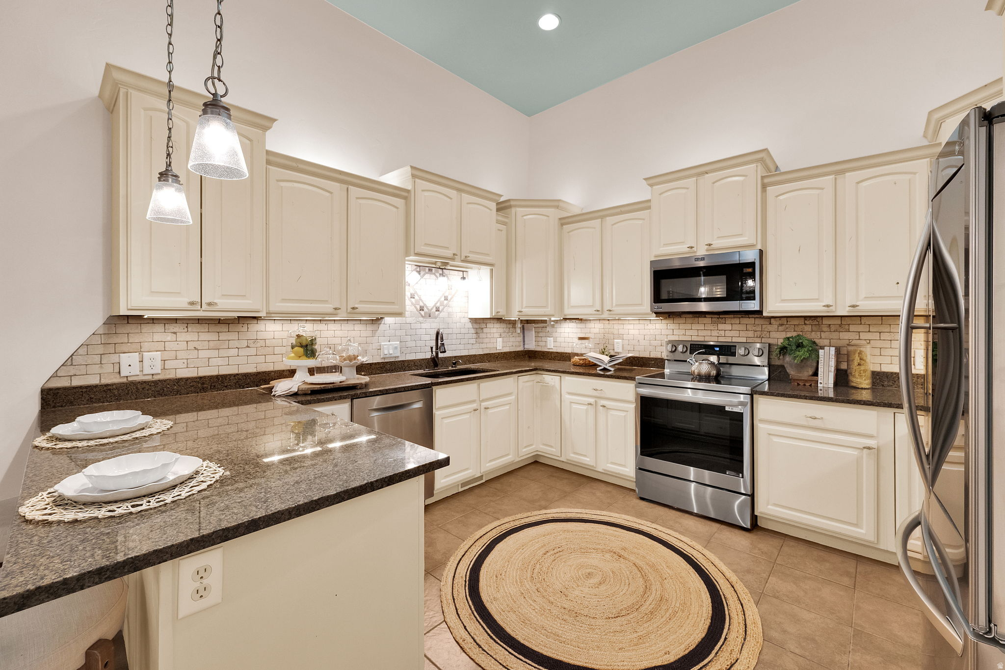 ROSE CREEK CROSSING TOWNHOMES - Residential
