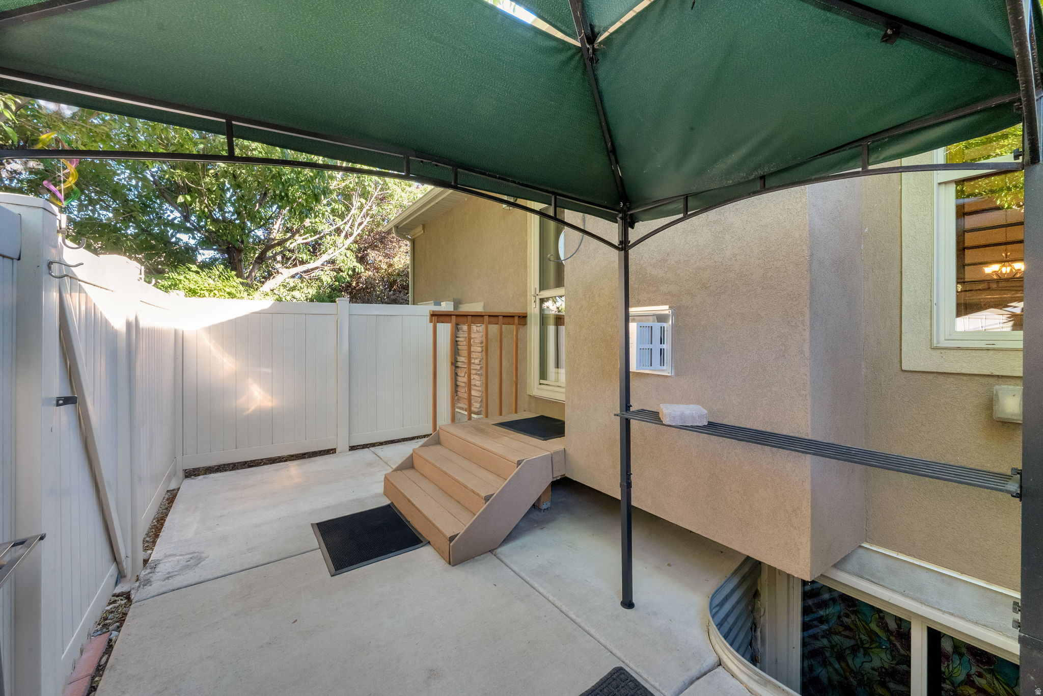 ROSE CREEK CROSSING TOWNHOMES - Residential