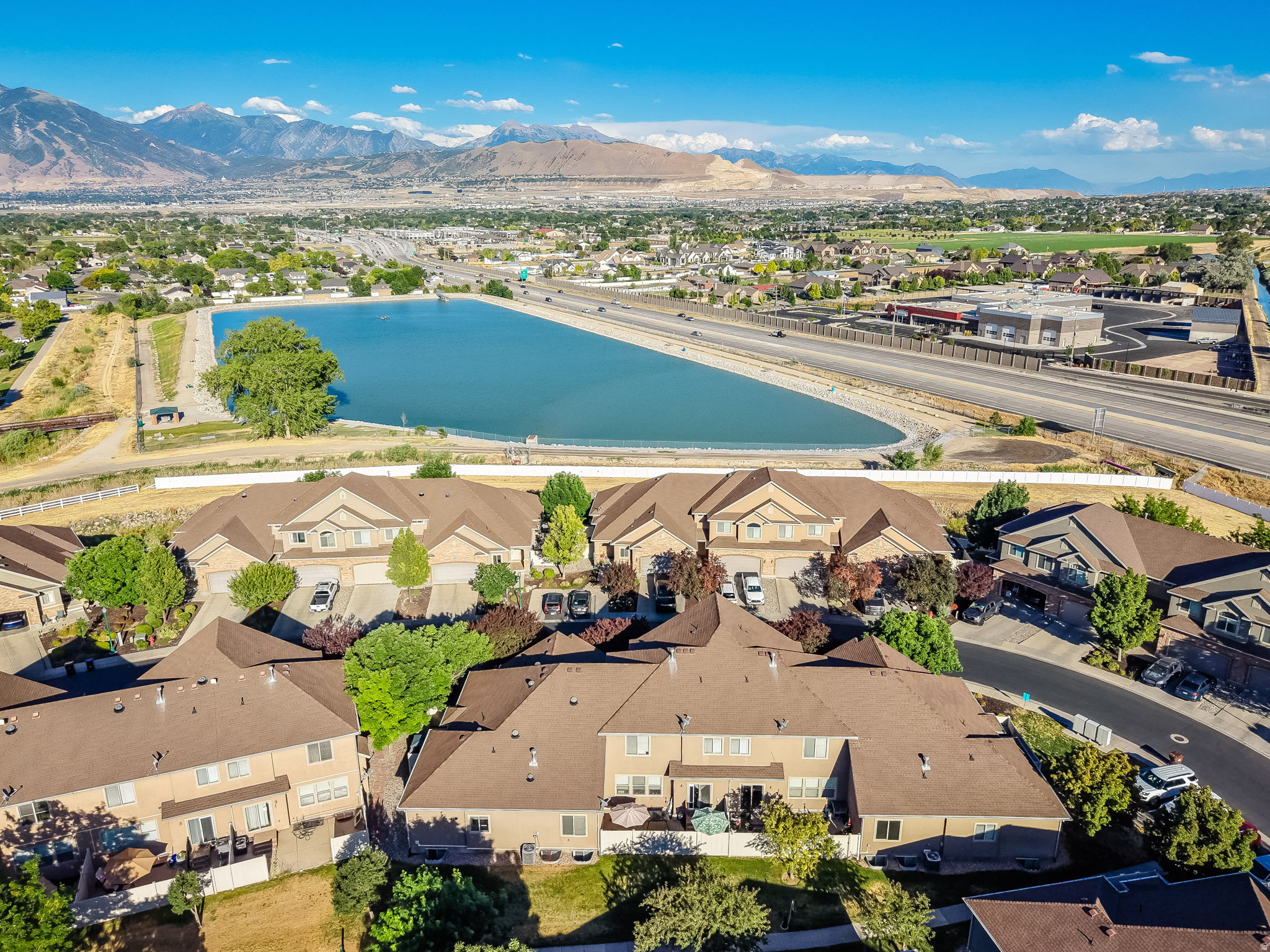 ROSE CREEK CROSSING TOWNHOMES - Residential