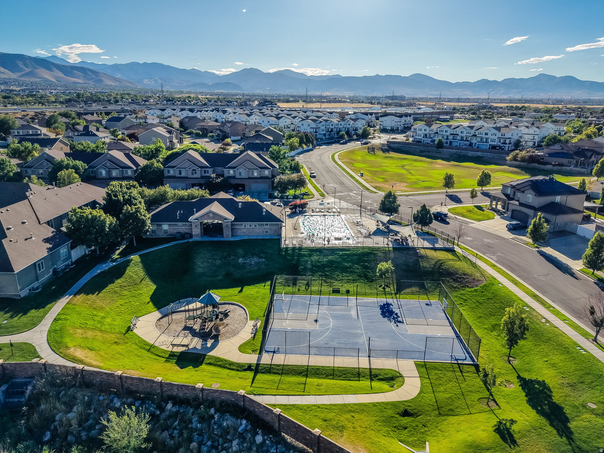 ROSE CREEK CROSSING TOWNHOMES - Residential