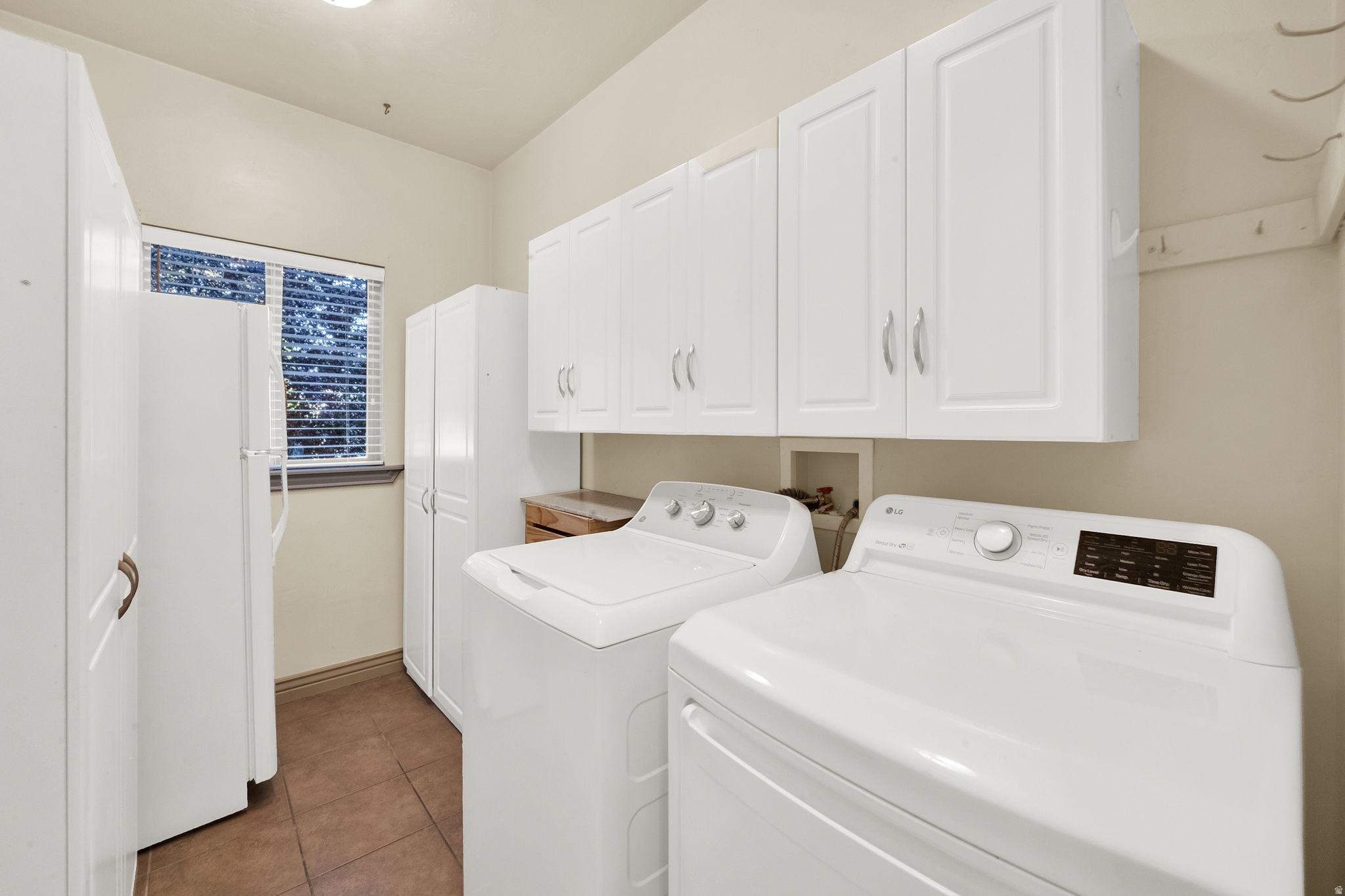ROSE CREEK CROSSING TOWNHOMES - Residential