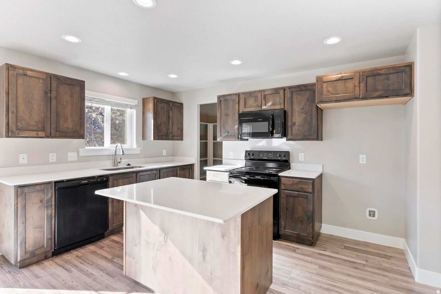 MAPLE MOUNTAIN - Residential
