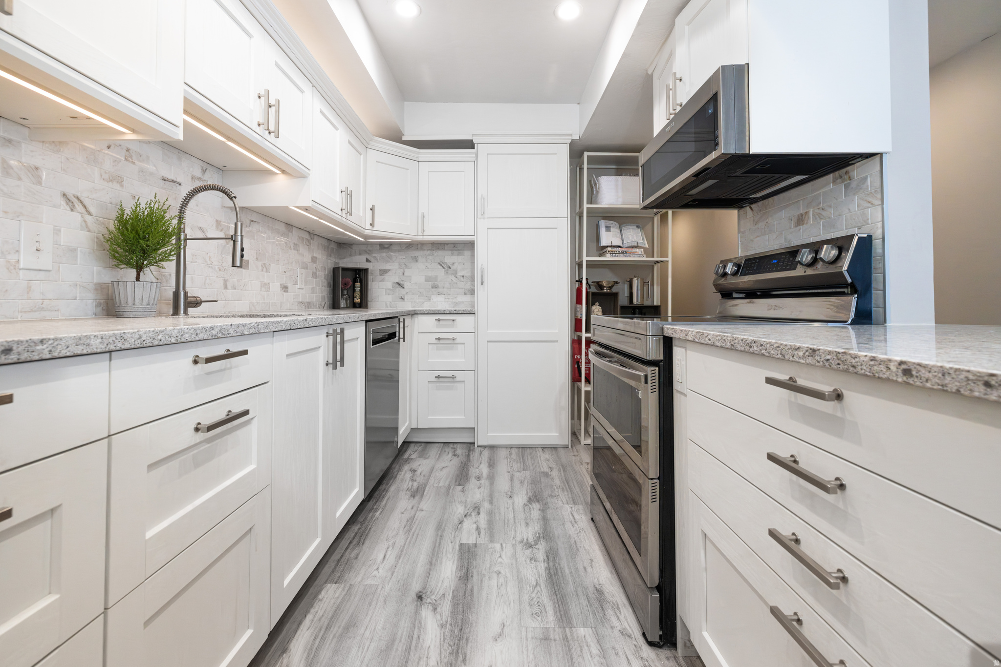 DONNER CREST CONDOS - Residential