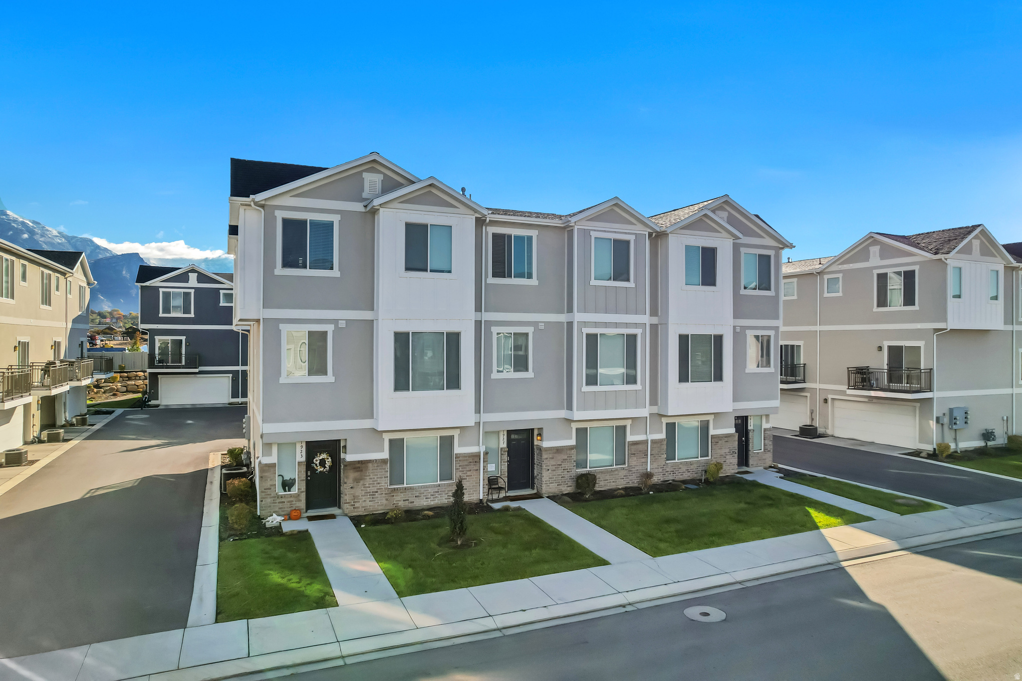 LAKEVIEW - Residential