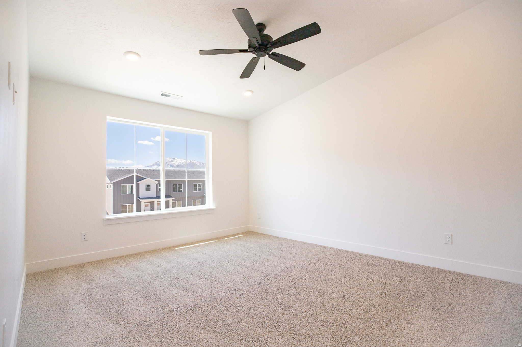 SALEM FIELDS - Residential