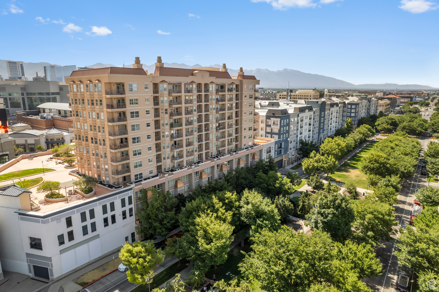 THE PARC AT GATEWAY - Residential