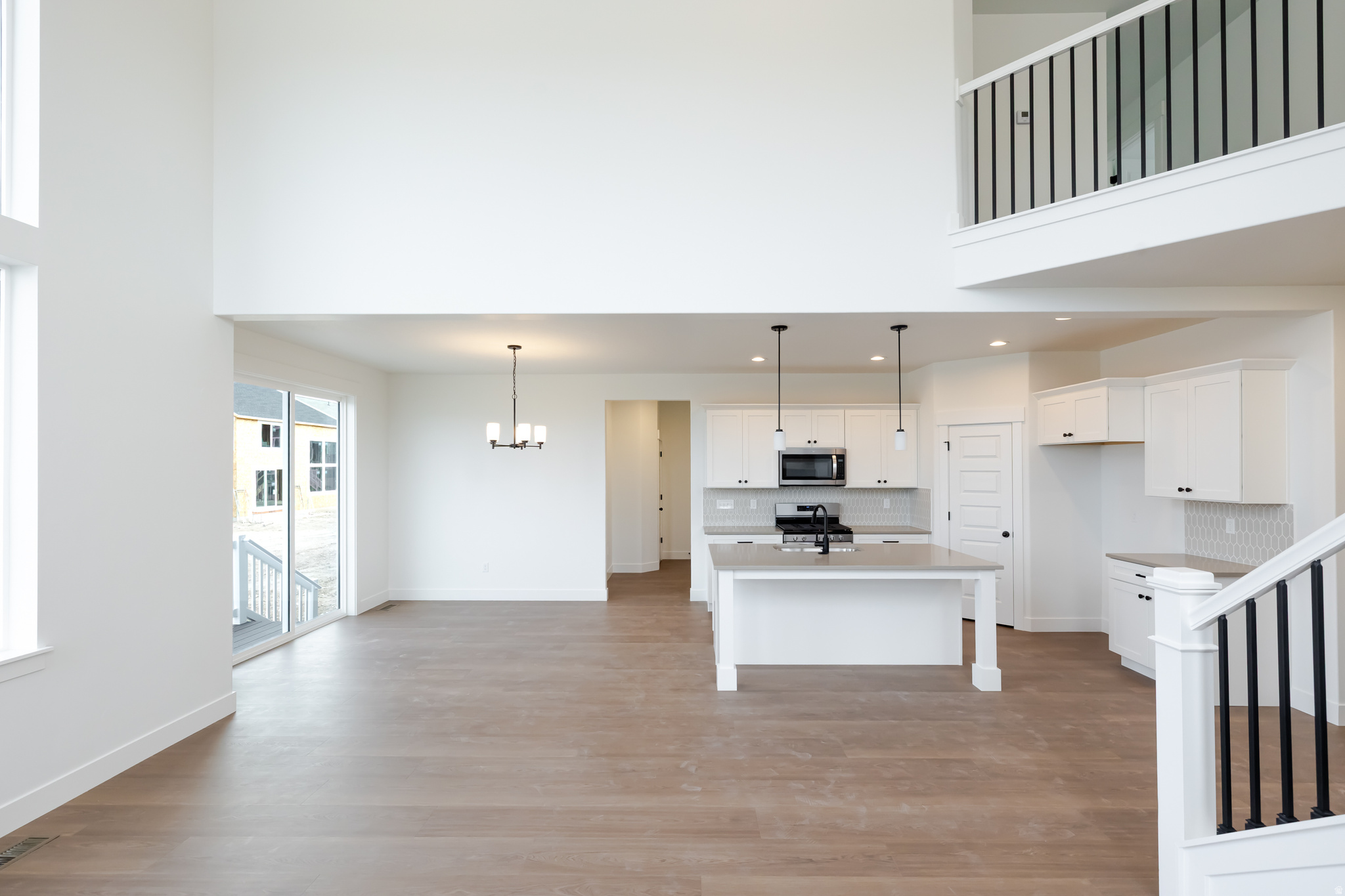 MOUNTAIN RIDGE - Residential