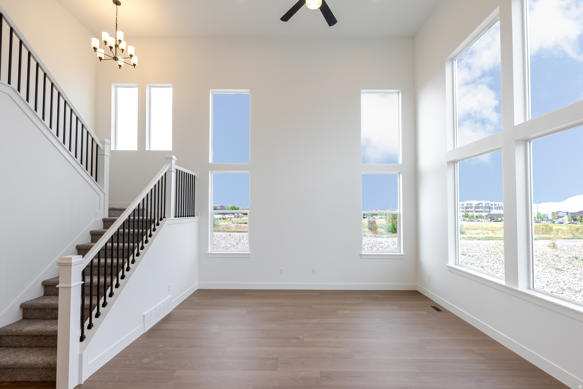 MOUNTAIN RIDGE - Residential