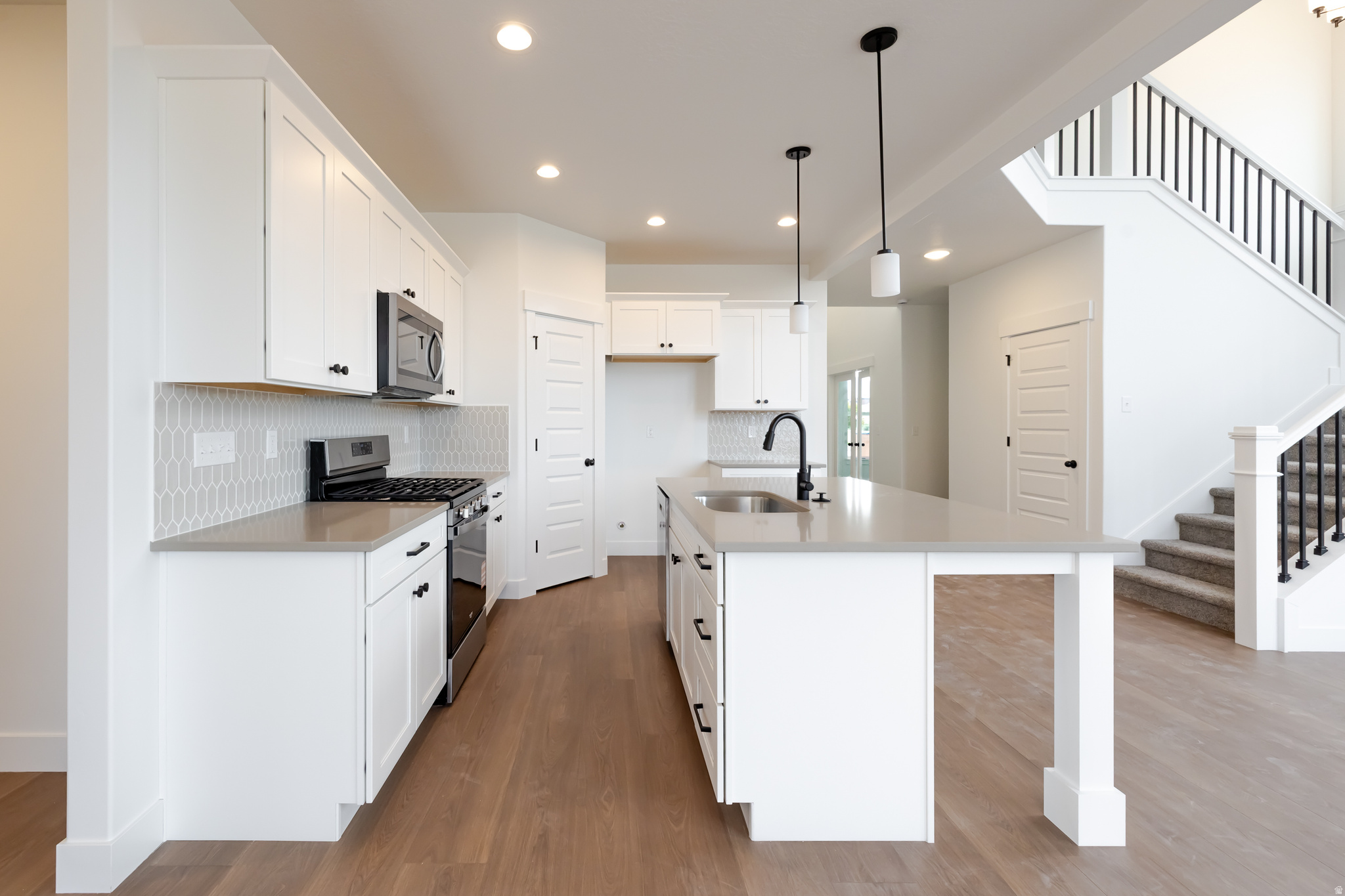 MOUNTAIN RIDGE - Residential