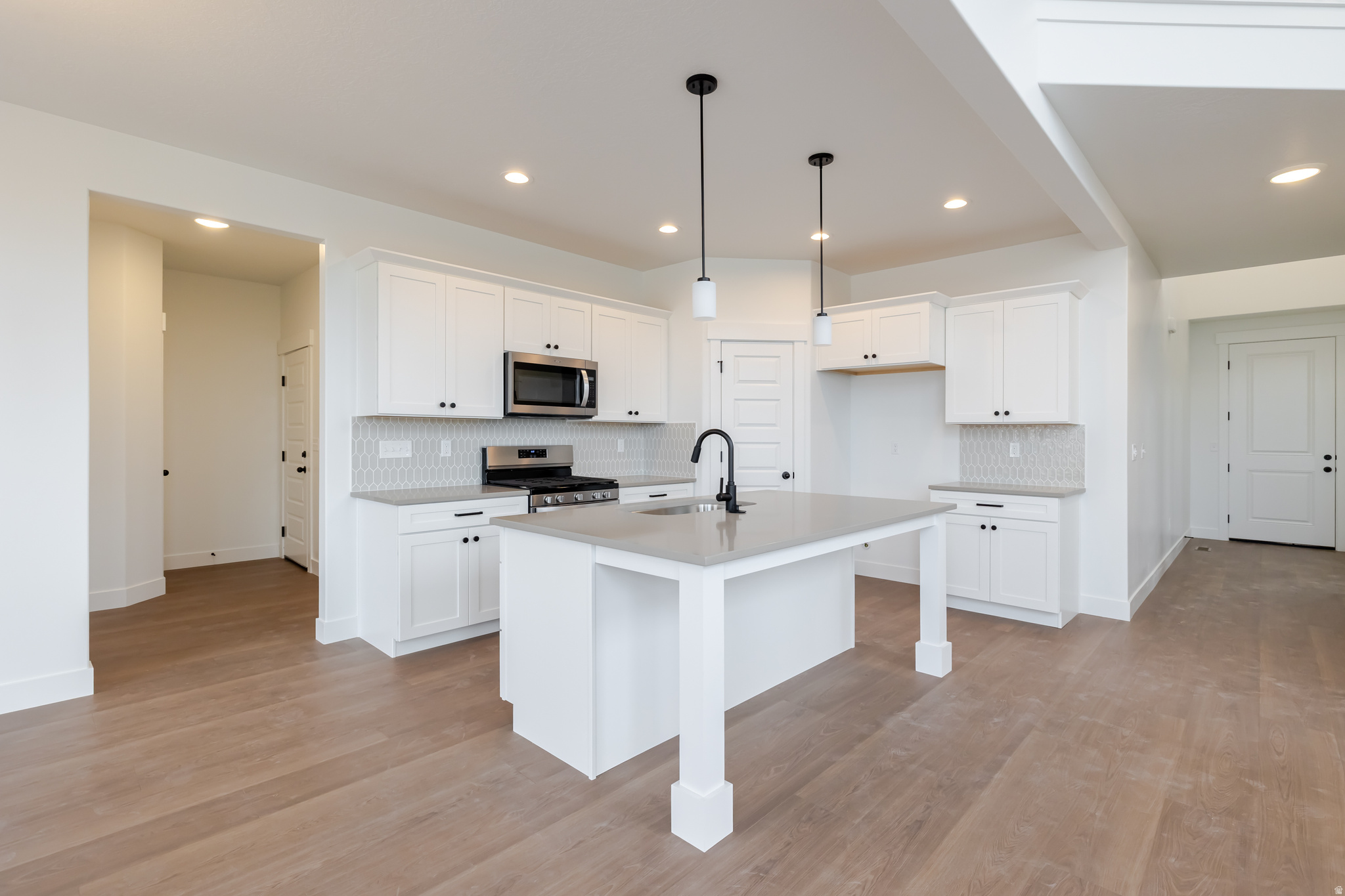 MOUNTAIN RIDGE - Residential