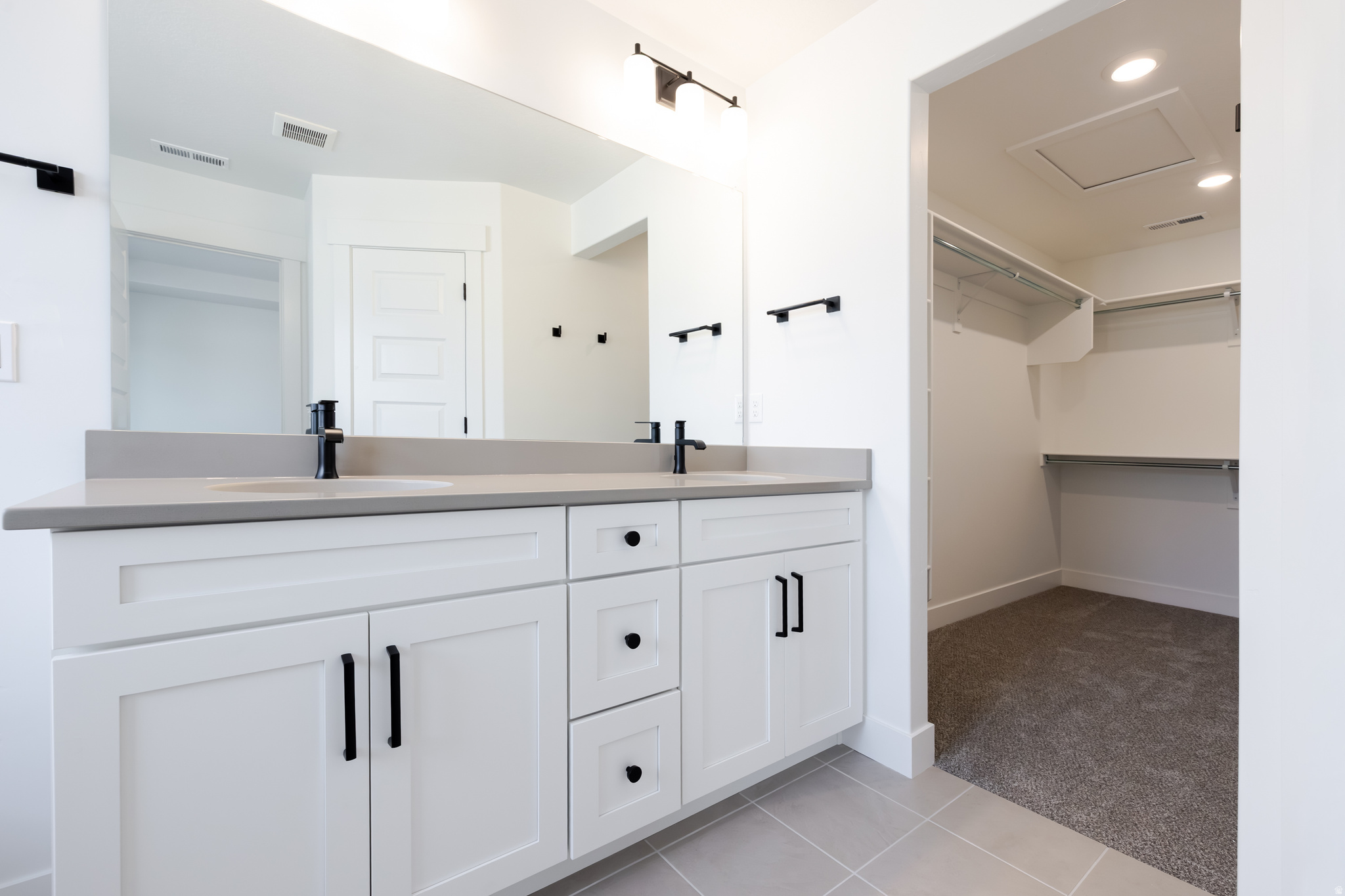 MOUNTAIN RIDGE - Residential