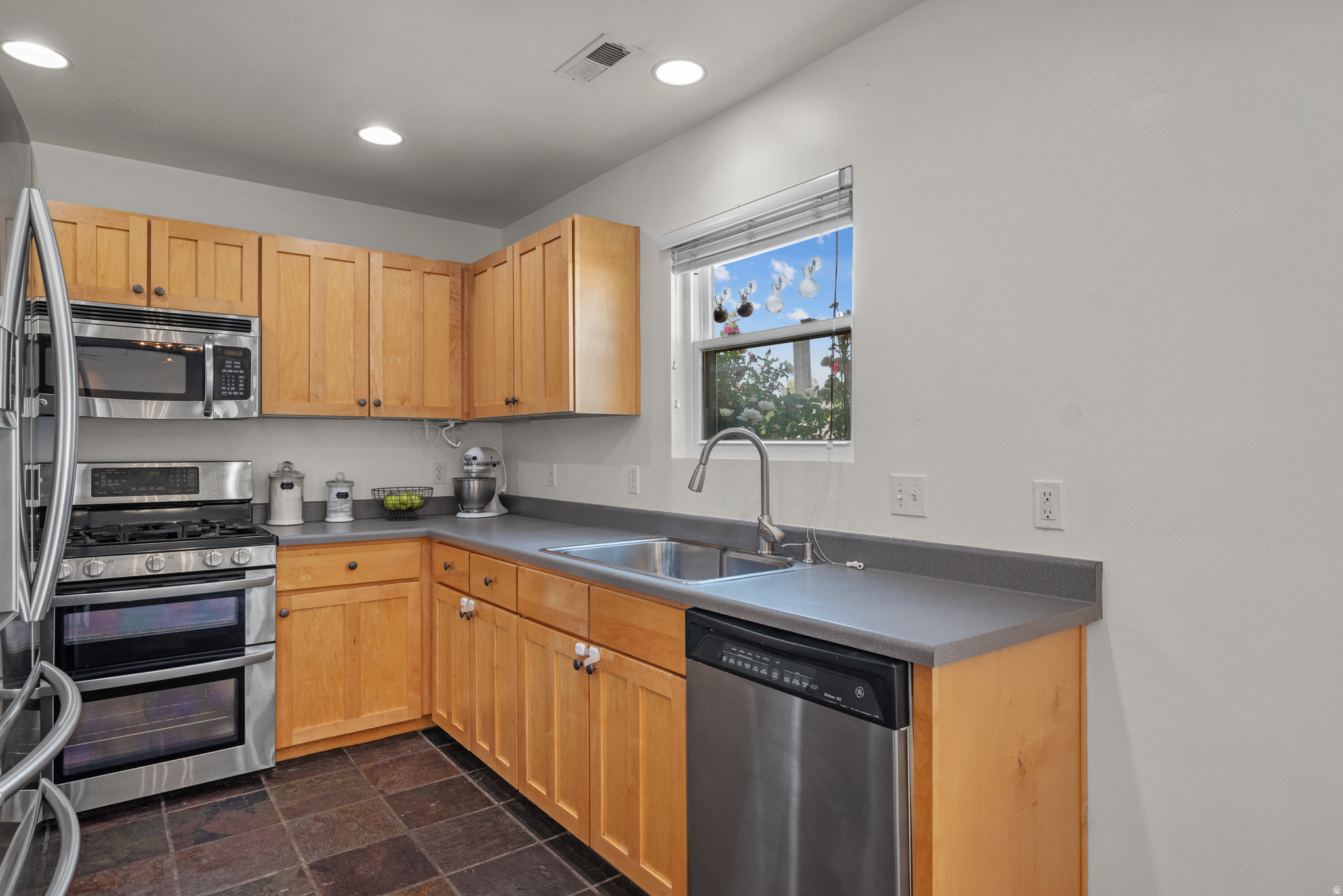 FOX HOLLOW - Residential