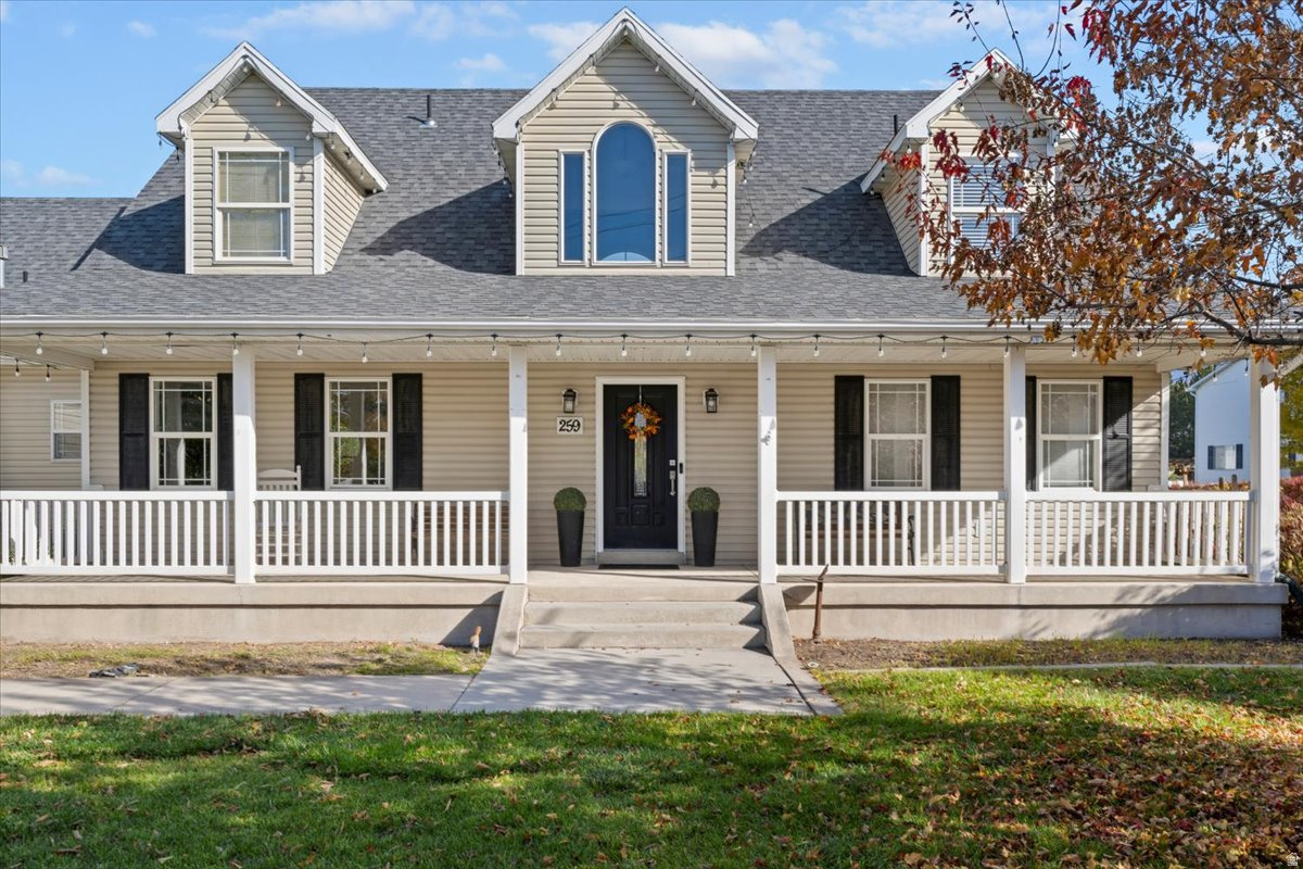 Beautiful Custom built home with lots of extras. Great location. 4 bedrooms 3 bathrooms, 2 family rooms and a library room. Water share for secondary water. Garden area, Shop. Lots of room in the basement to finish how you want to. Lot size .53