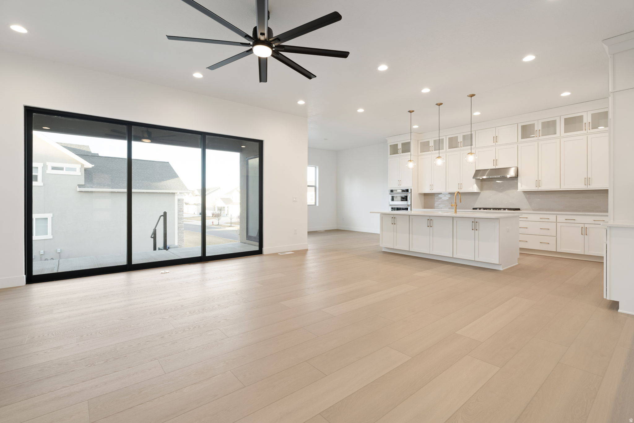 WESTLAKE VISTAS - Residential