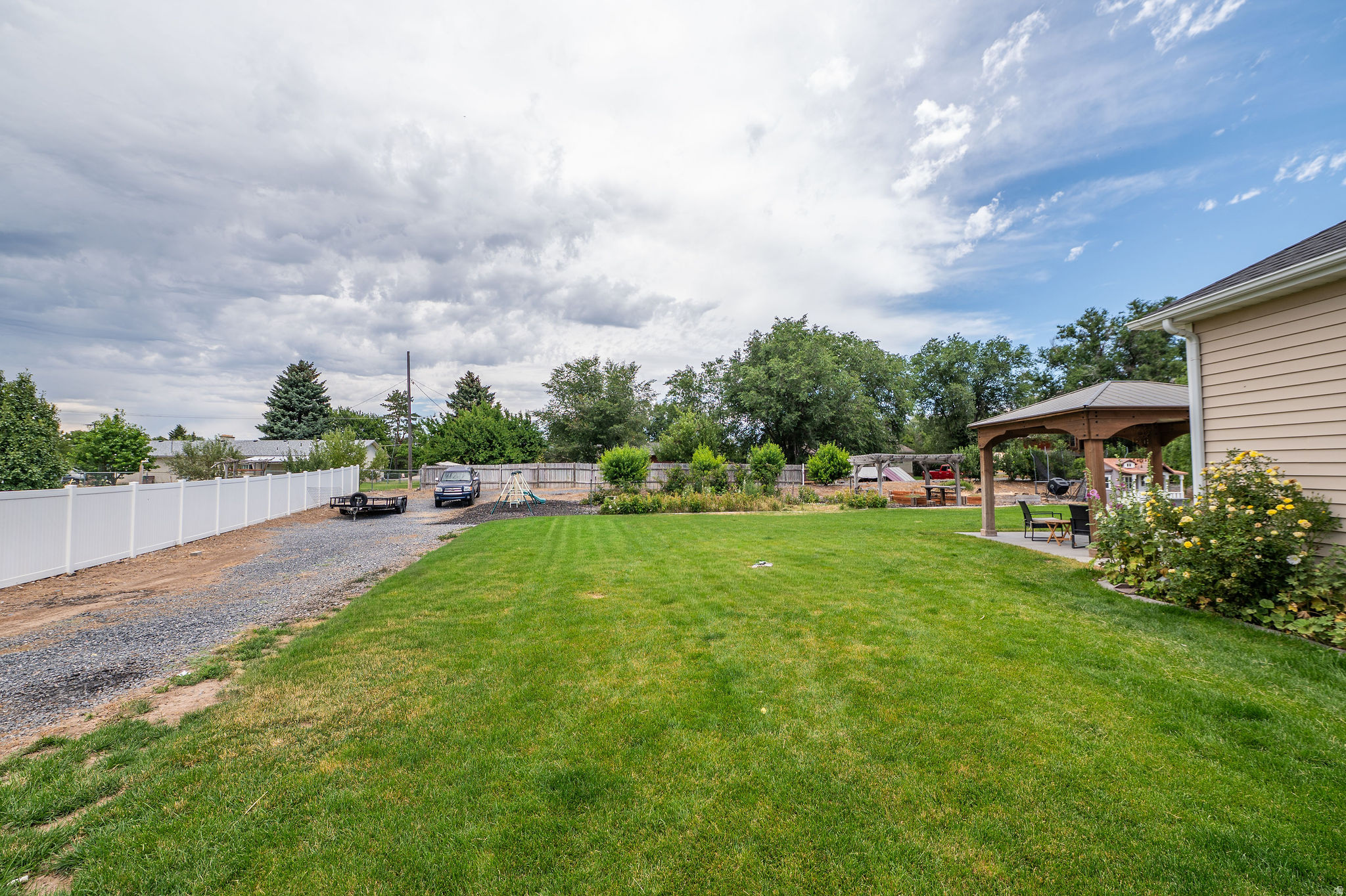 ROLLING HILLS - Residential