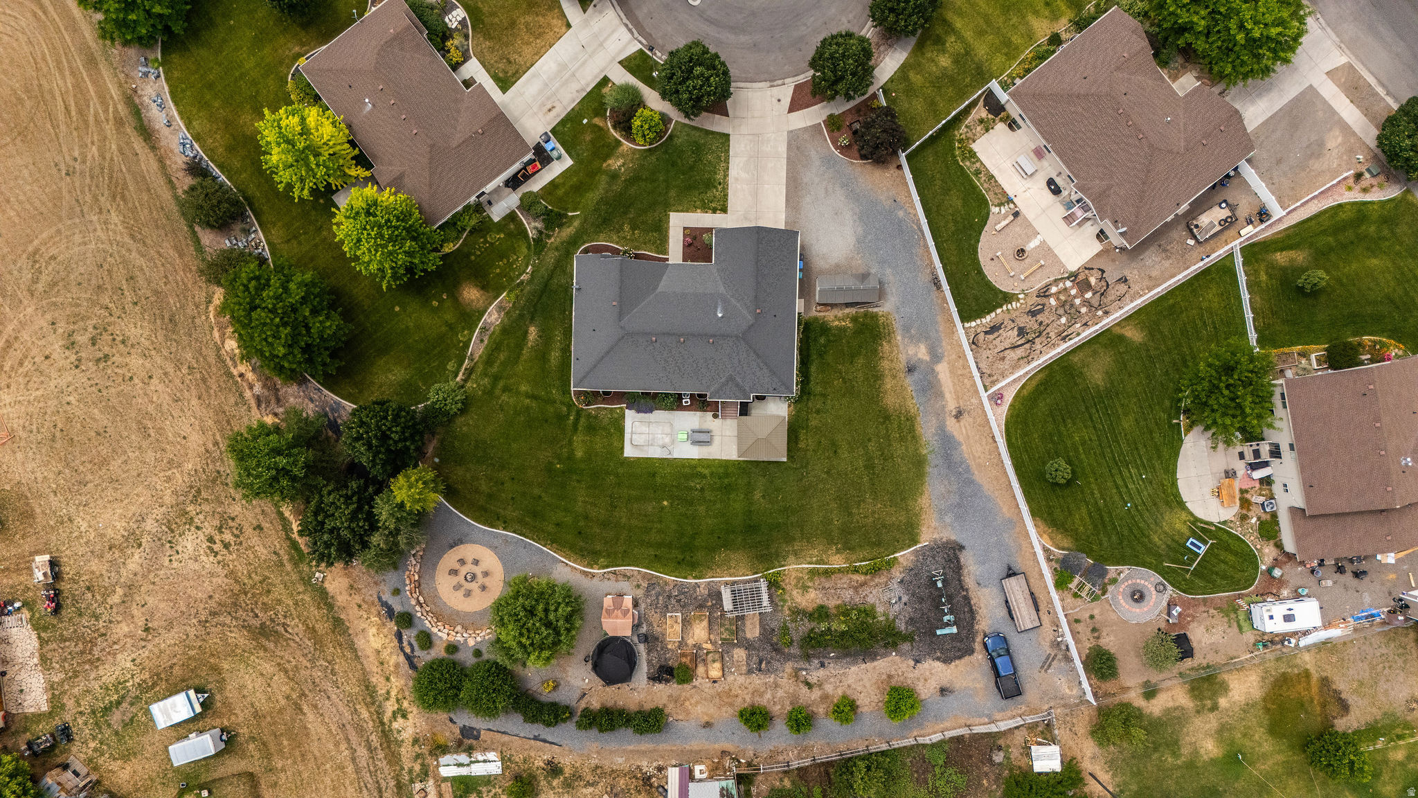 ROLLING HILLS - Residential