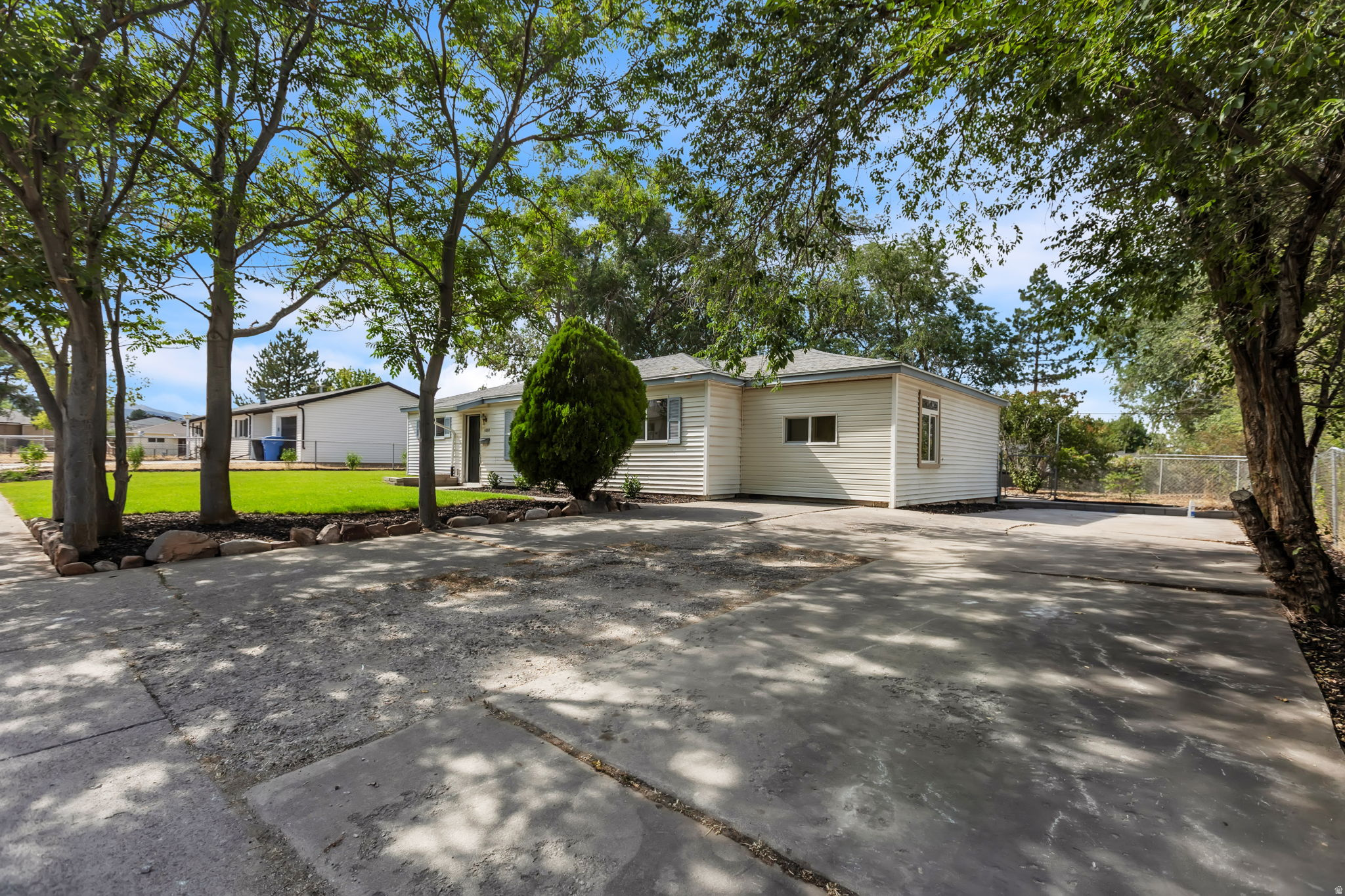 HOFFMAN HEIGHTS - Residential