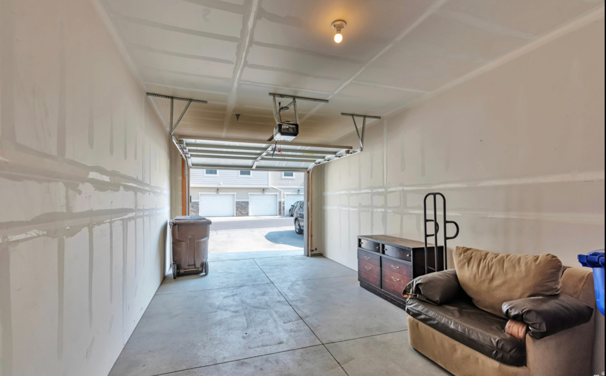 HORIZON HEIGHTS - Residential Lease