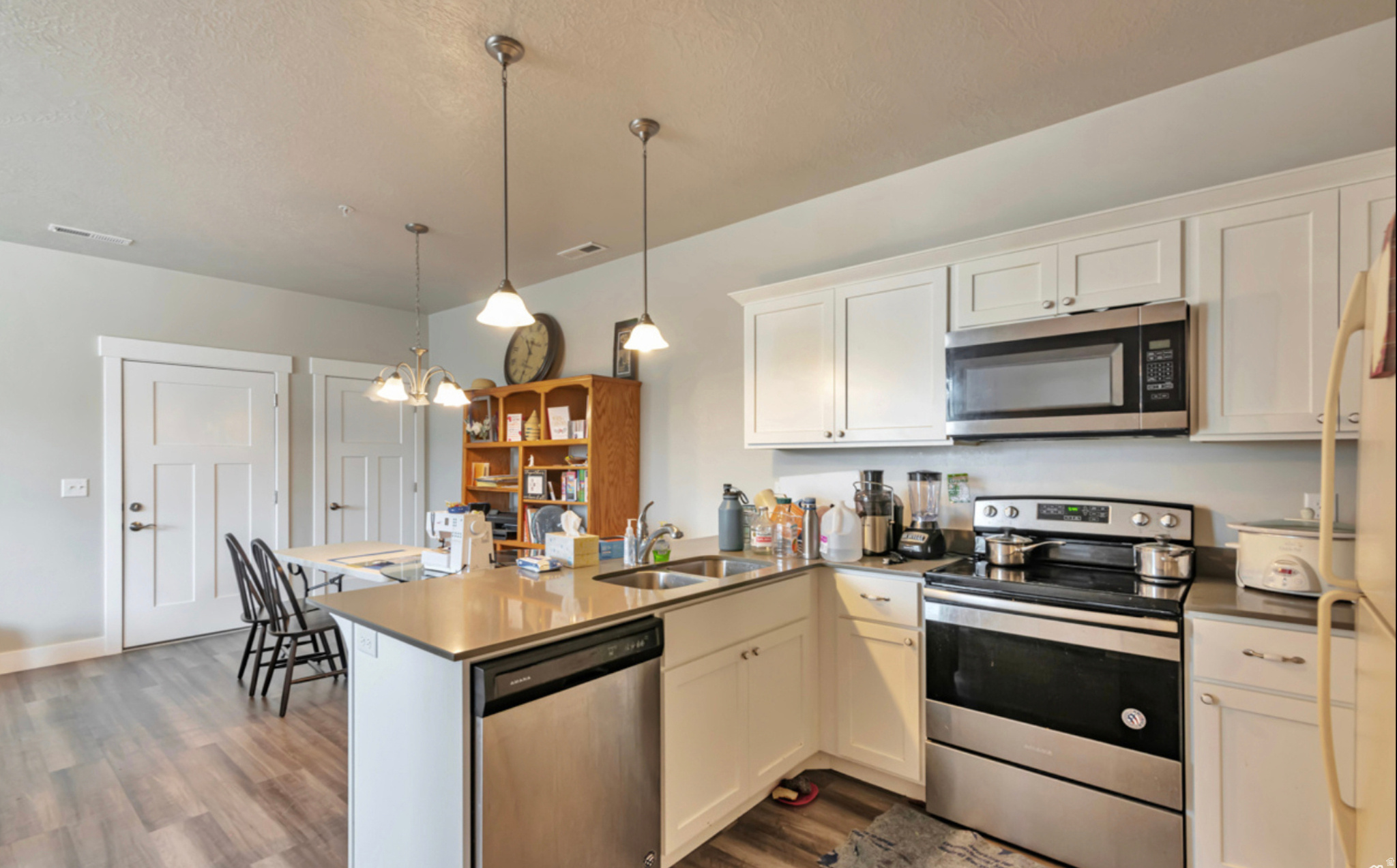 HORIZON HEIGHTS - Residential Lease