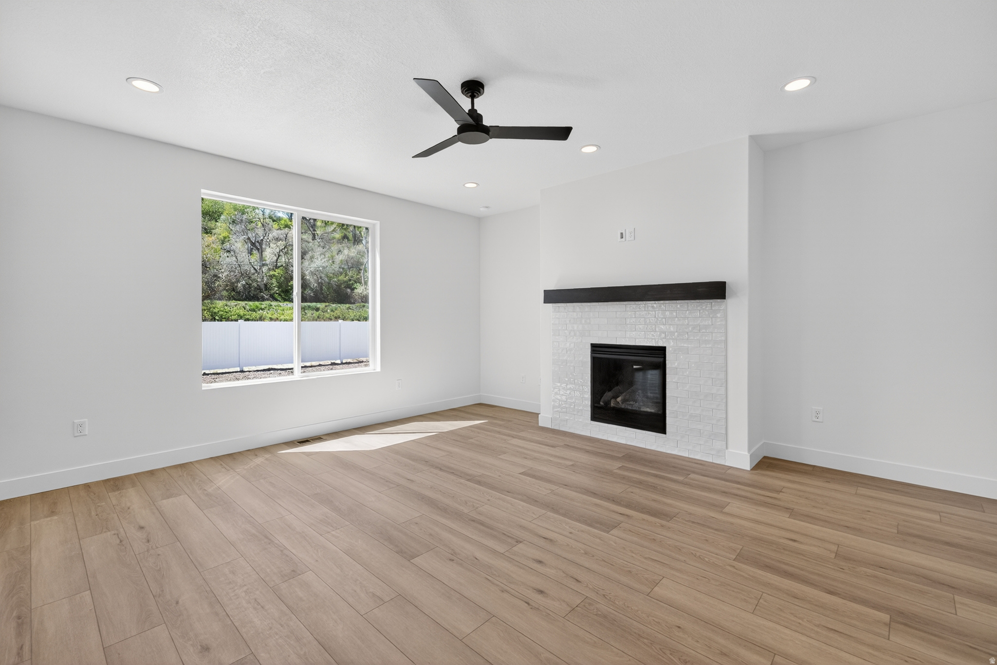 RIVERWOOD - Residential
